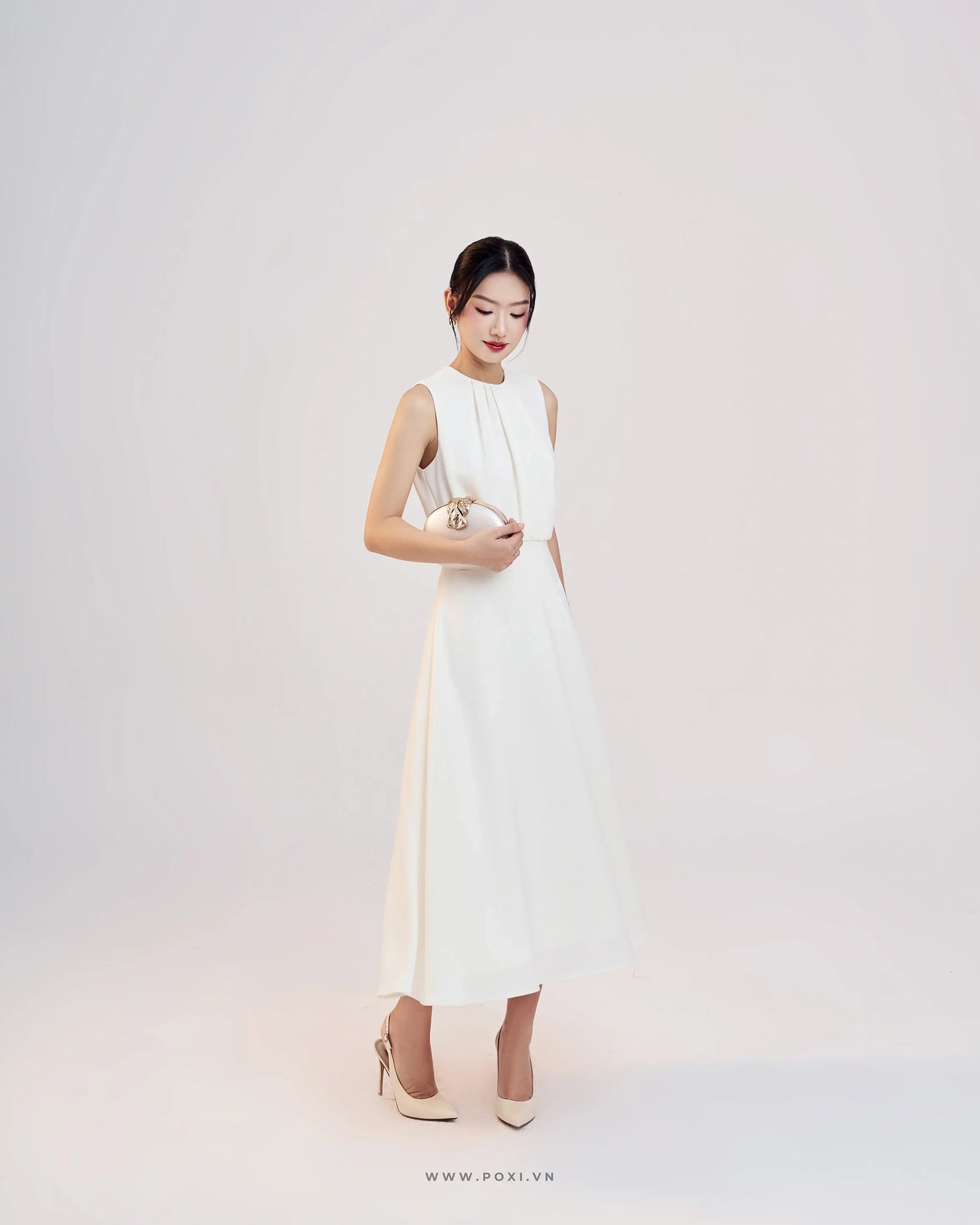 Đầm cổ tròn xếp ly và dáng váy Aline xòe nhẹ - D1957 Regular