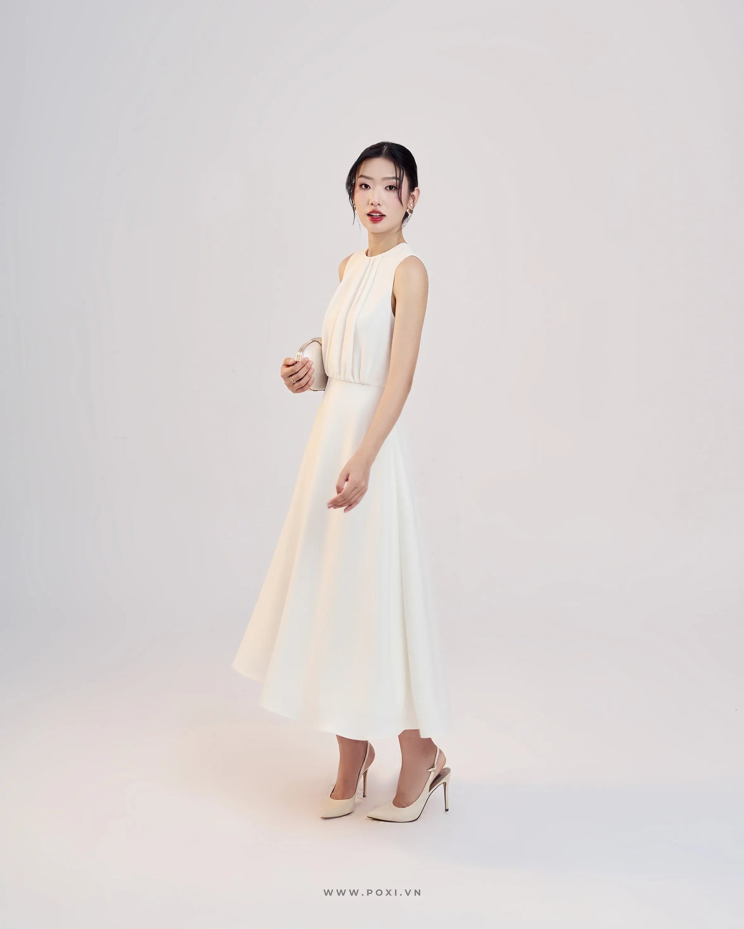 Đầm cổ tròn xếp ly và dáng váy Aline xòe nhẹ - D1957 Regular