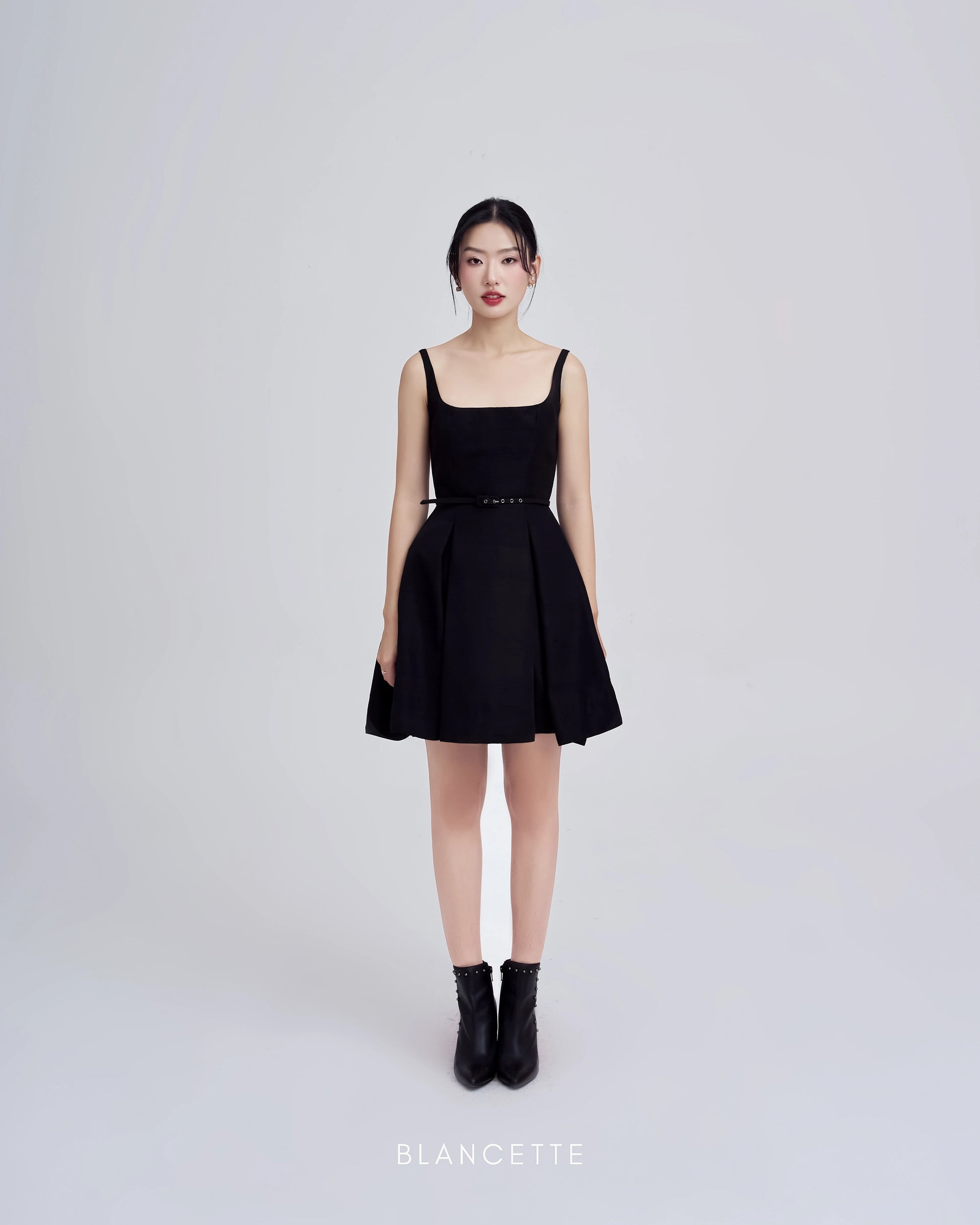 Đầm mini cổ vuông váy Aline xếp ly - D1958