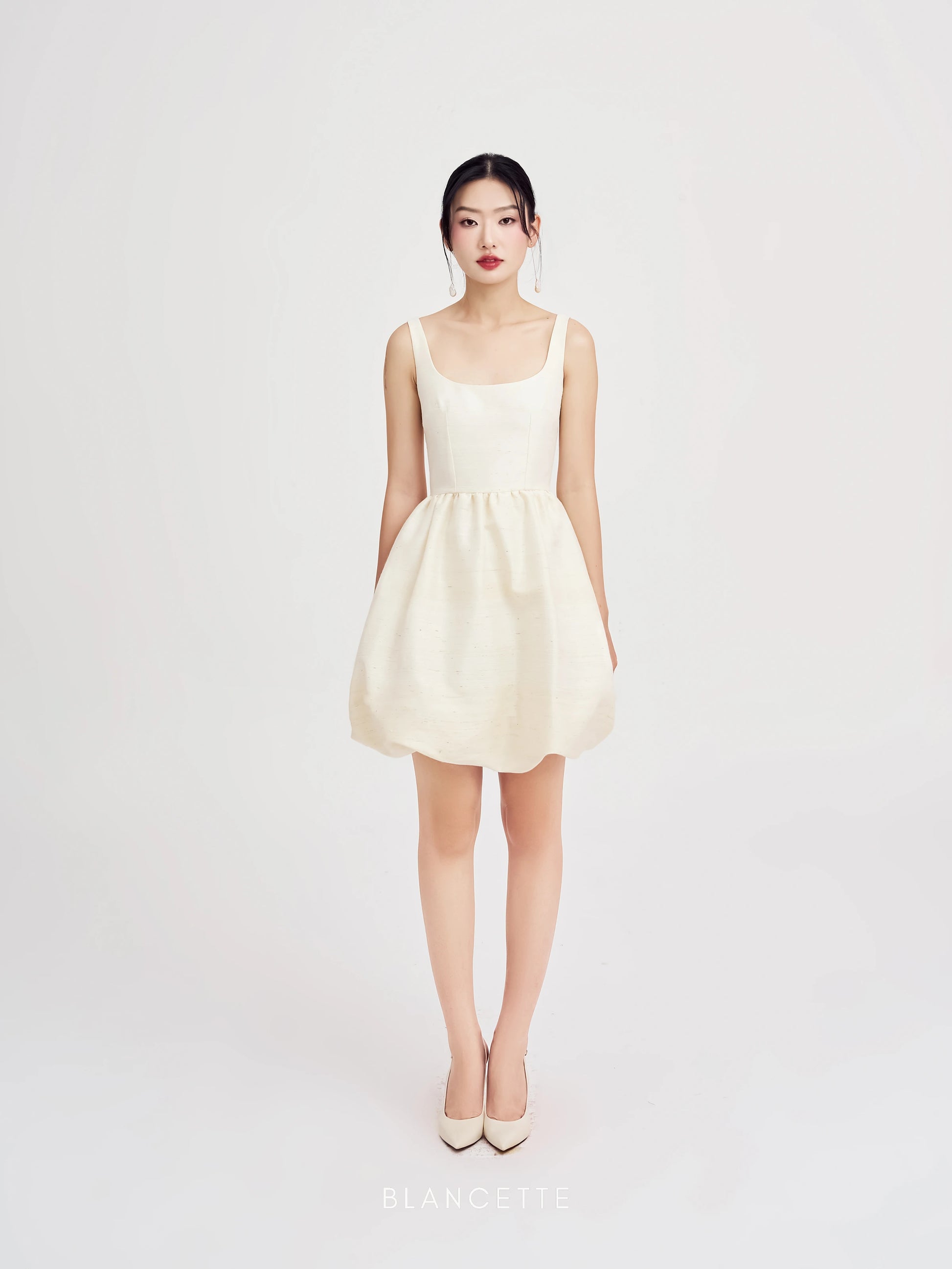 Đầm mini cổ vuông form váy Aline bí phồng - D1948