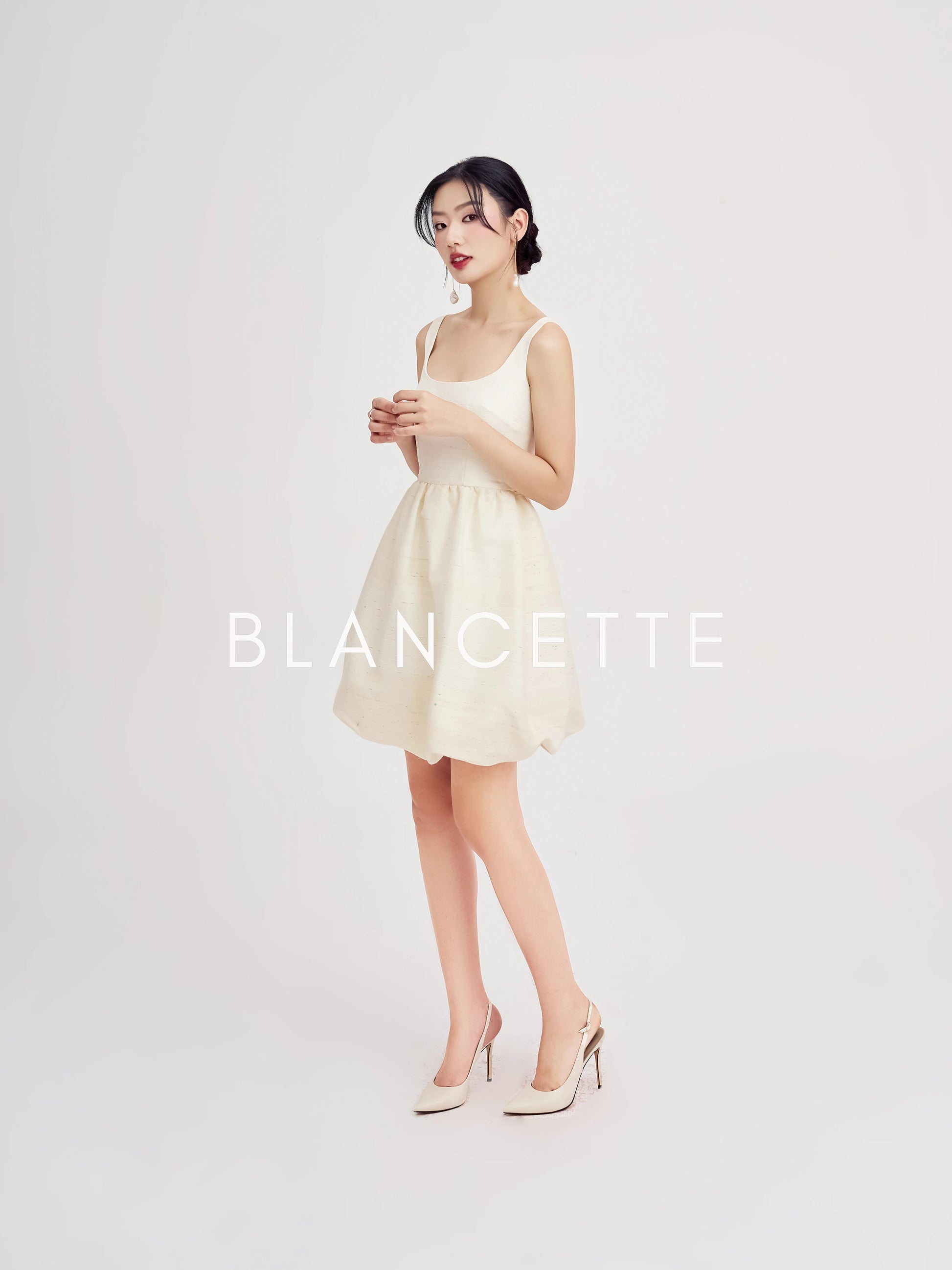 Đầm mini cổ vuông form váy Aline bí phồng - D1948