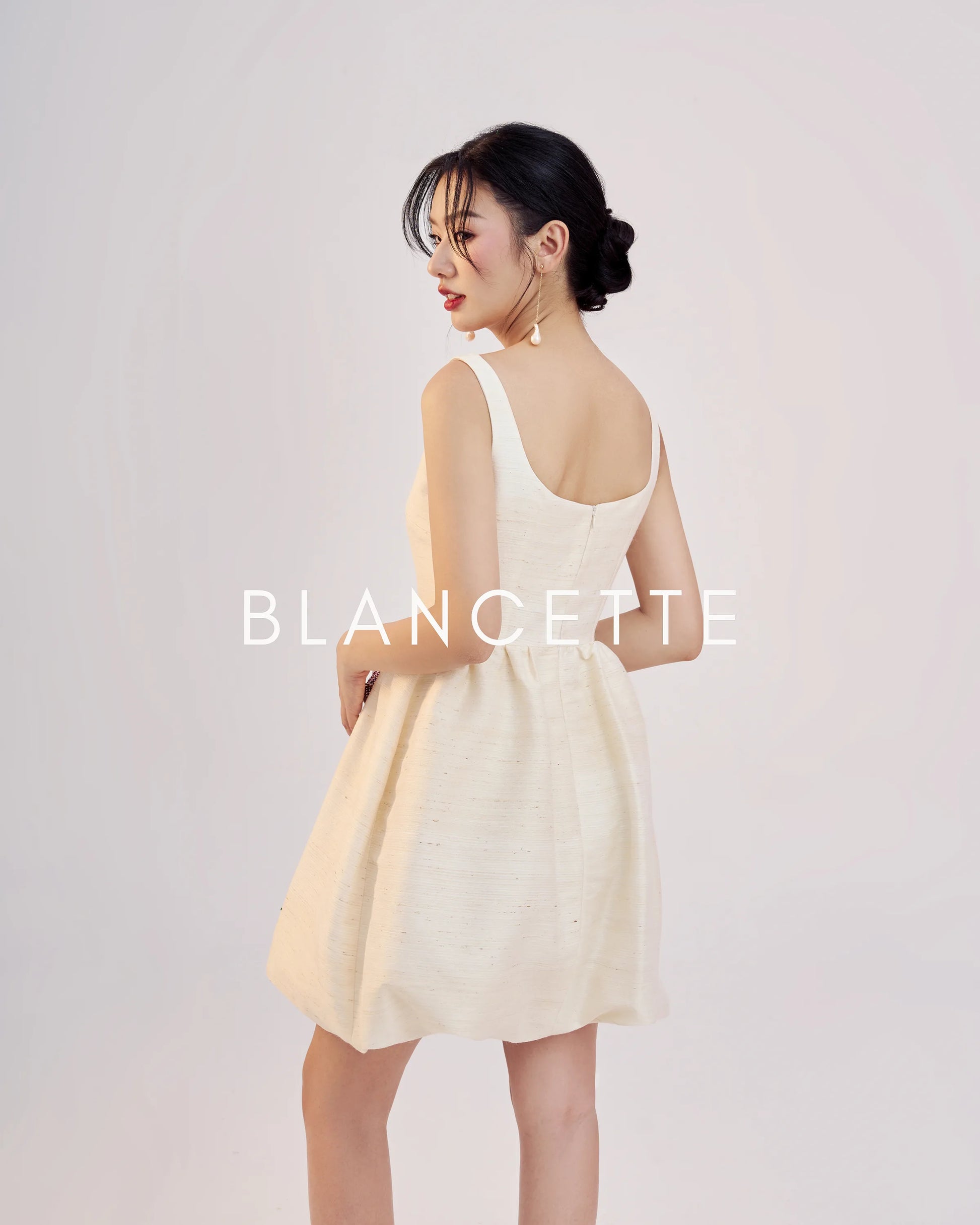 Đầm mini cổ vuông form váy Aline bí phồng - D1948