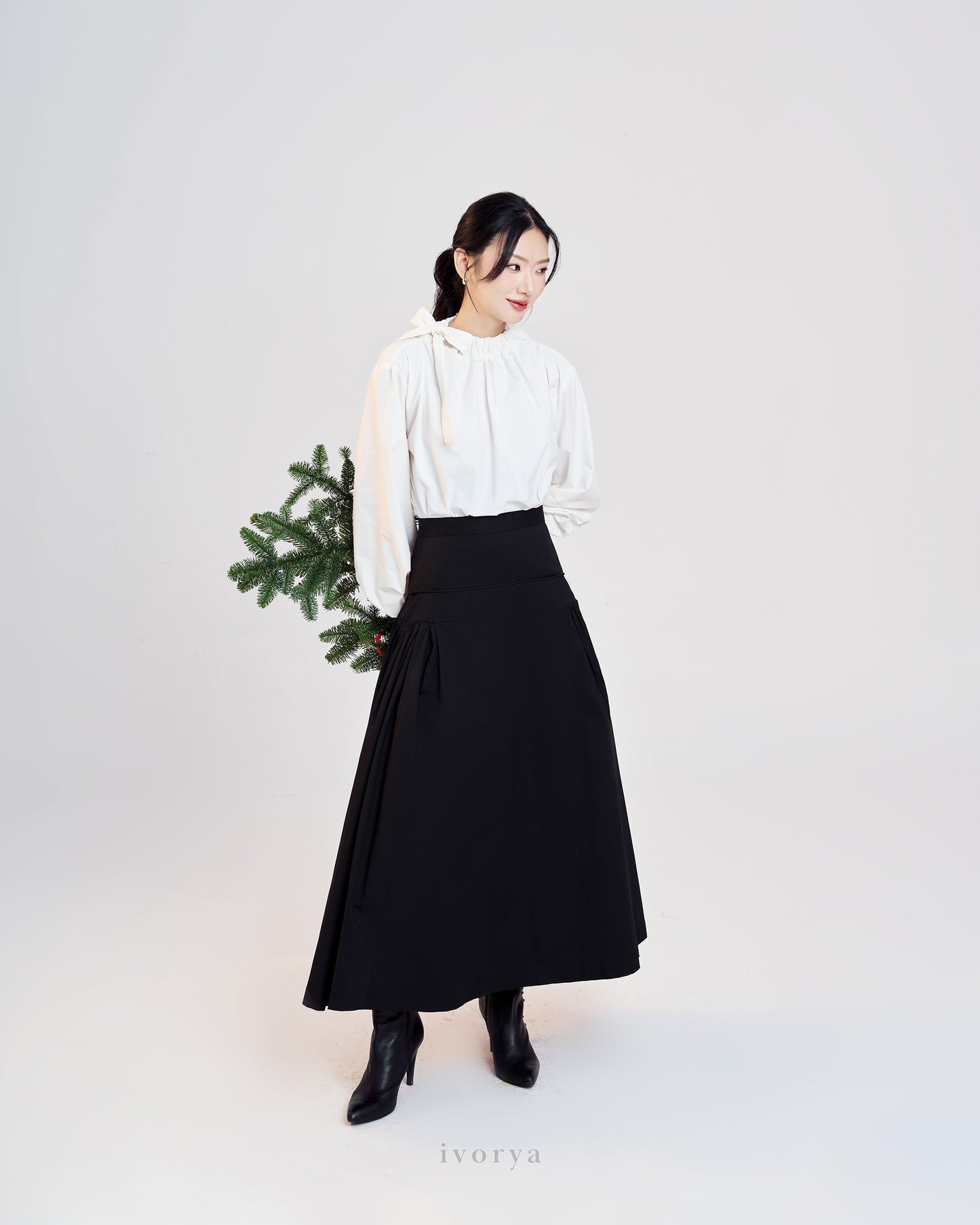 Chân váy đen xòe xếp nhún 2 bên sườn - SK9953