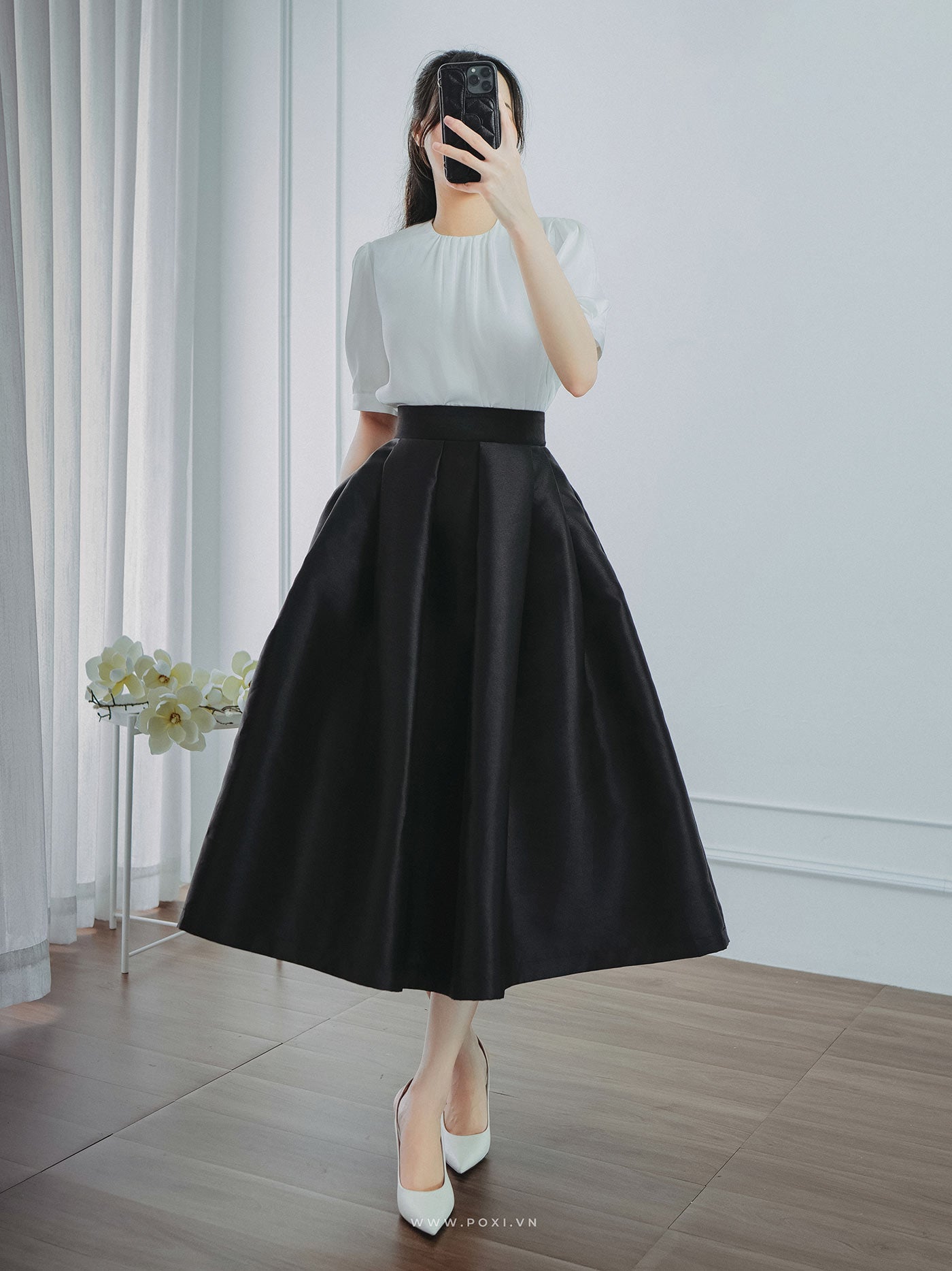 Áo nữ cổ nhún nhẹ màu trắng và tay ngắn - SH9865