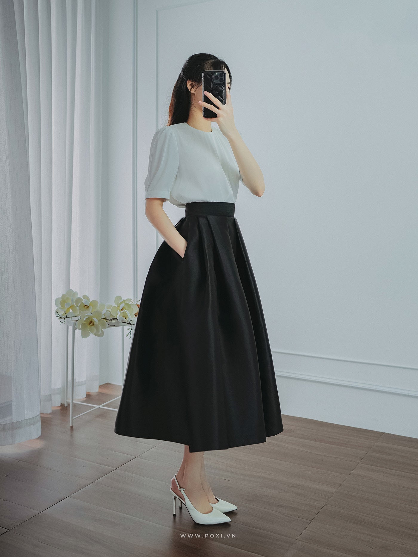 Áo nữ cổ nhún nhẹ màu trắng và tay ngắn - SH9865