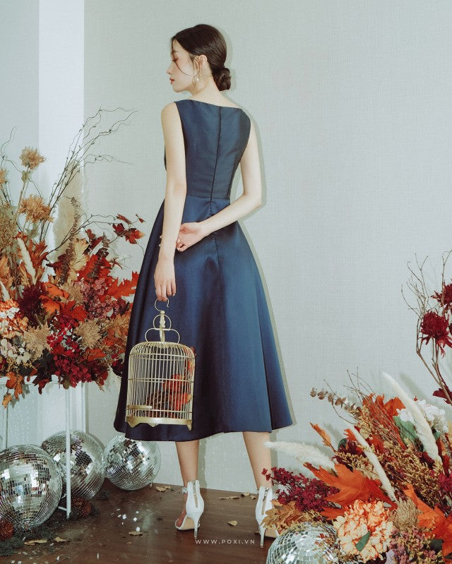 Đầm cổ thuyền không tay xẻ hông, dáng xòe A-line - D1531