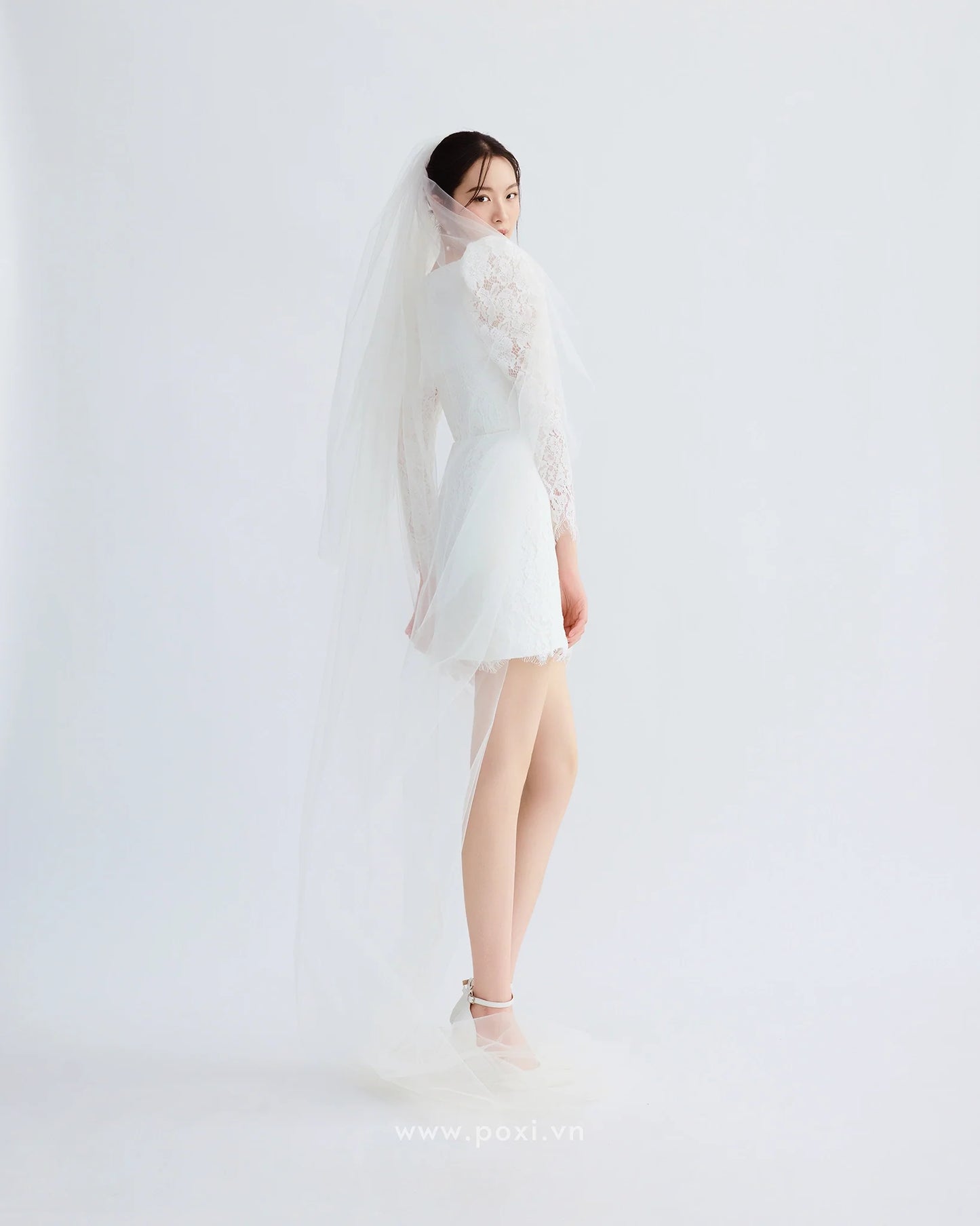 Đầm ren mini cổ vuông tim tay dài váy Aline - D1933 Regular