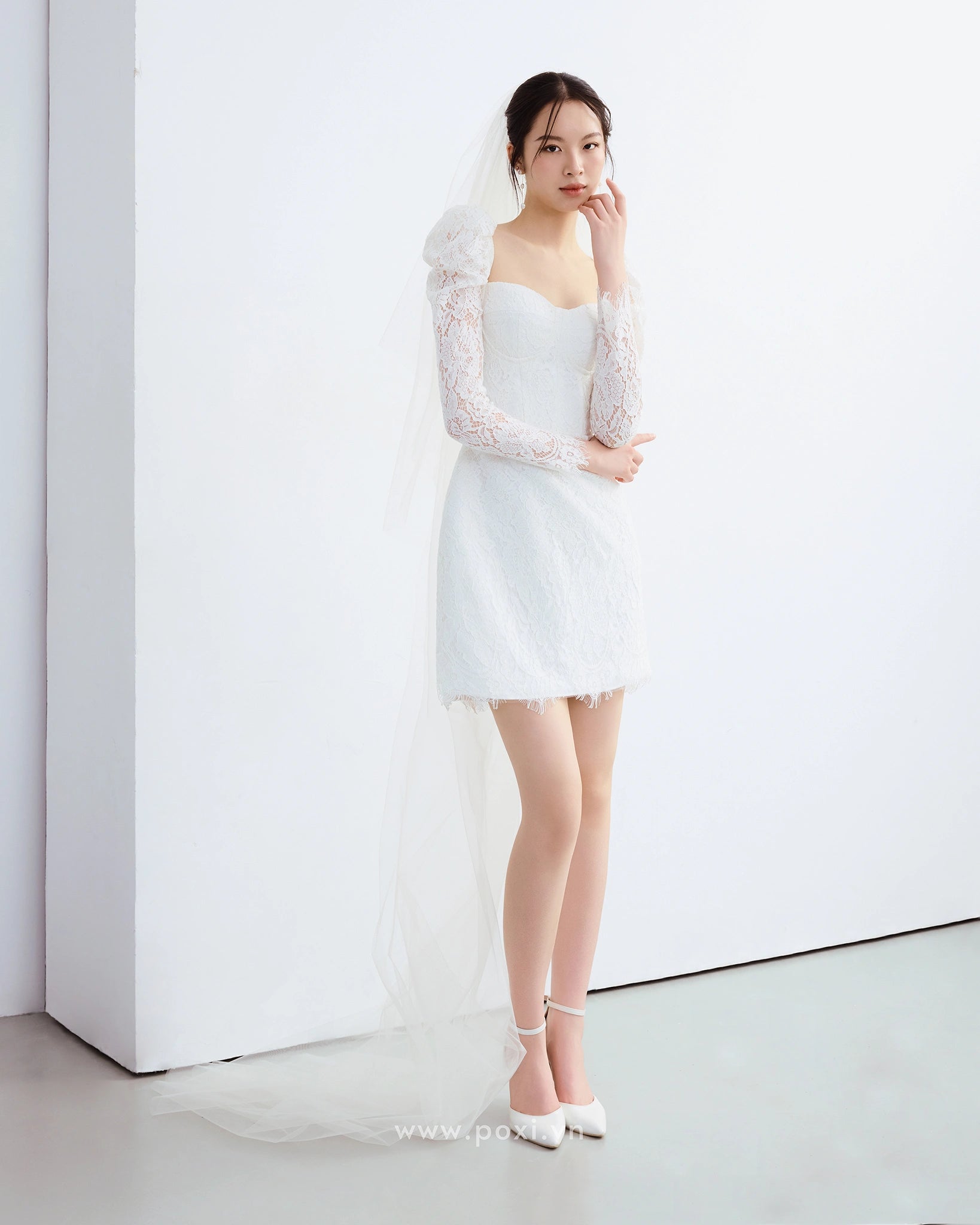 Đầm ren mini cổ vuông tim tay dài váy Aline - D1933 Regular