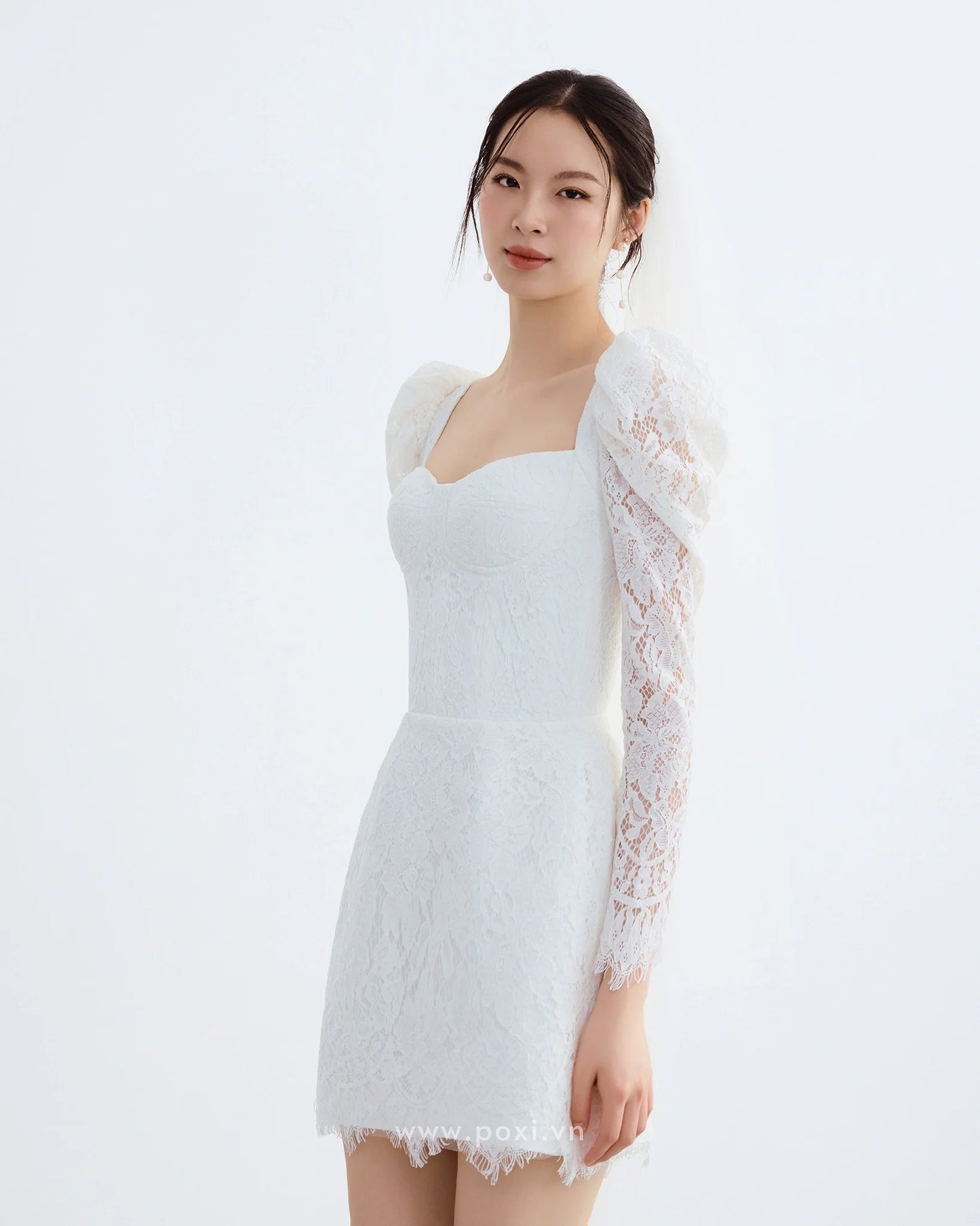 Đầm ren mini cổ vuông tim tay dài váy Aline - D1933 Regular