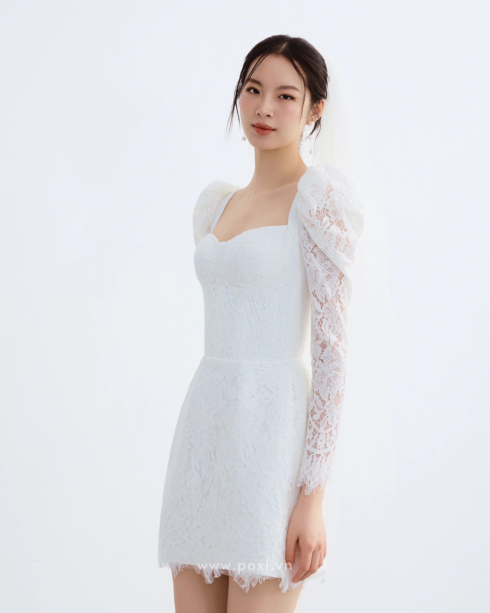 Đầm ren mini cổ vuông tim tay dài váy Aline - D1933 Regular