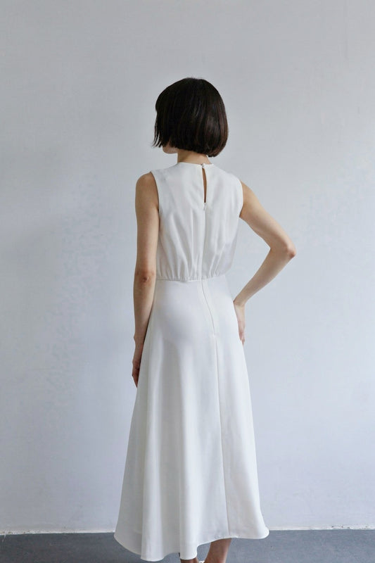 Đầm cổ tròn xếp ly và dáng váy Aline xòe nhẹ - D1957