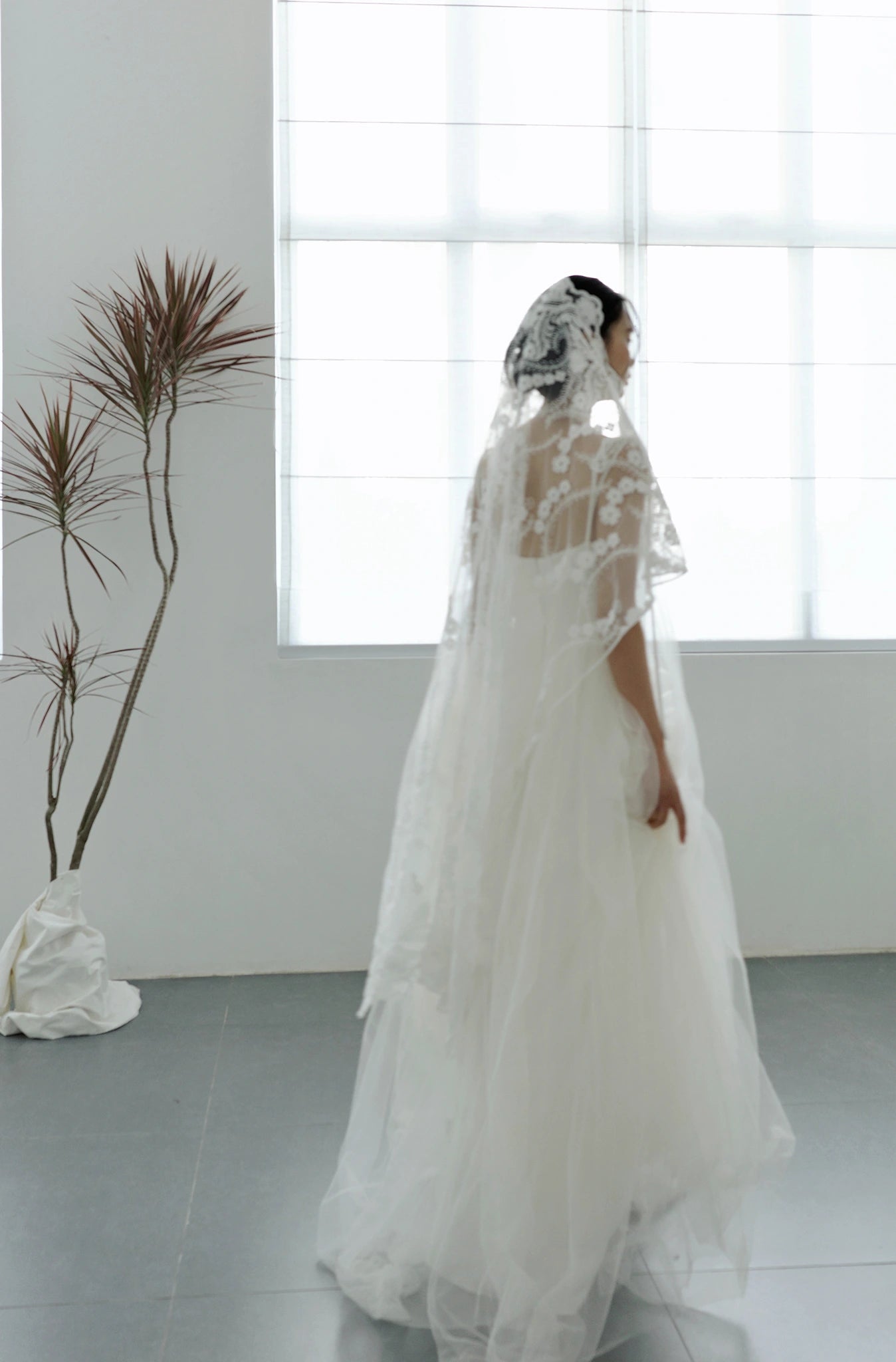 Đầm xòe phối lưới dây vai dài thắt nơ - D1966