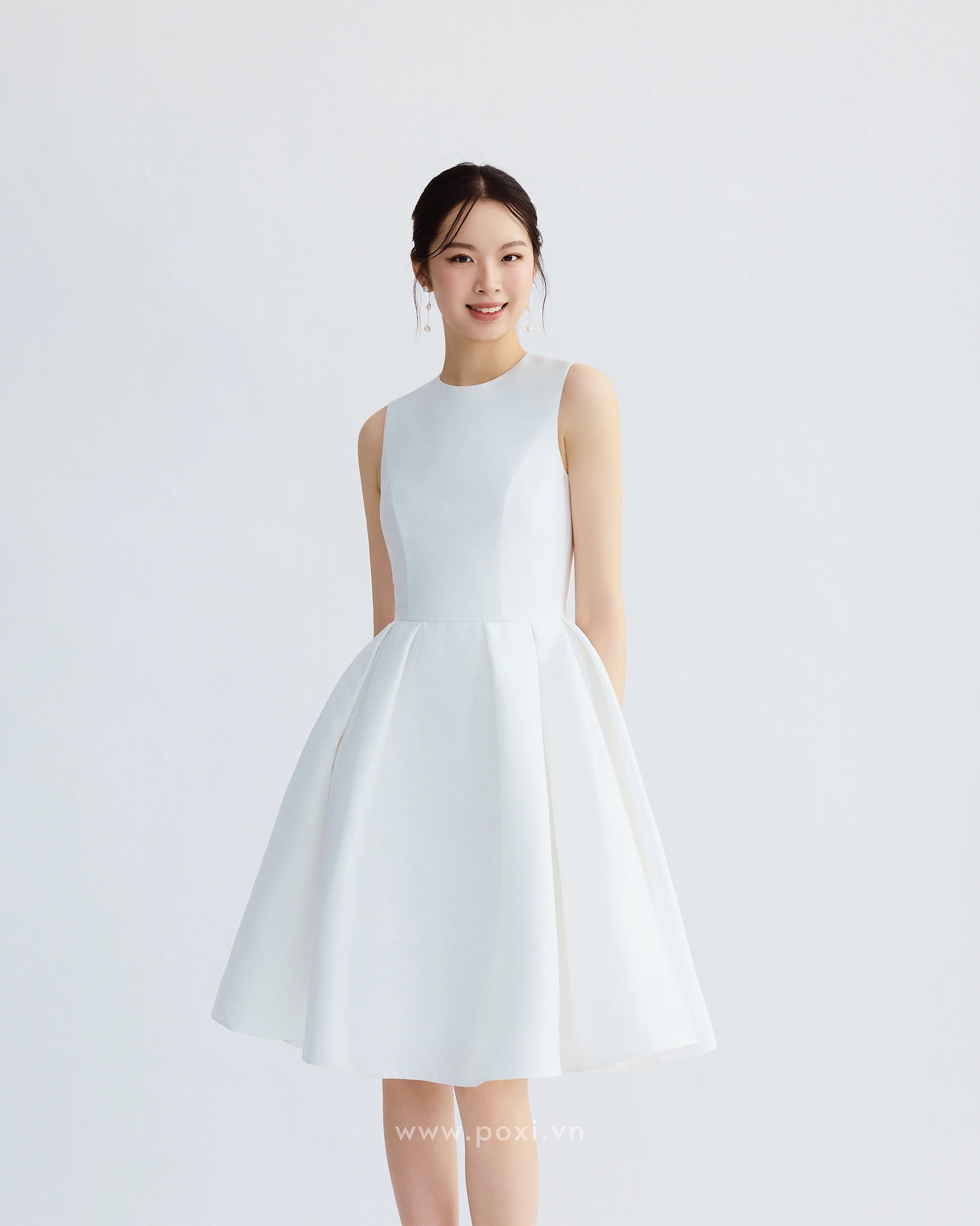 Đầm cổ tròn không tay váy xòe xếp ly - D1967 Regular