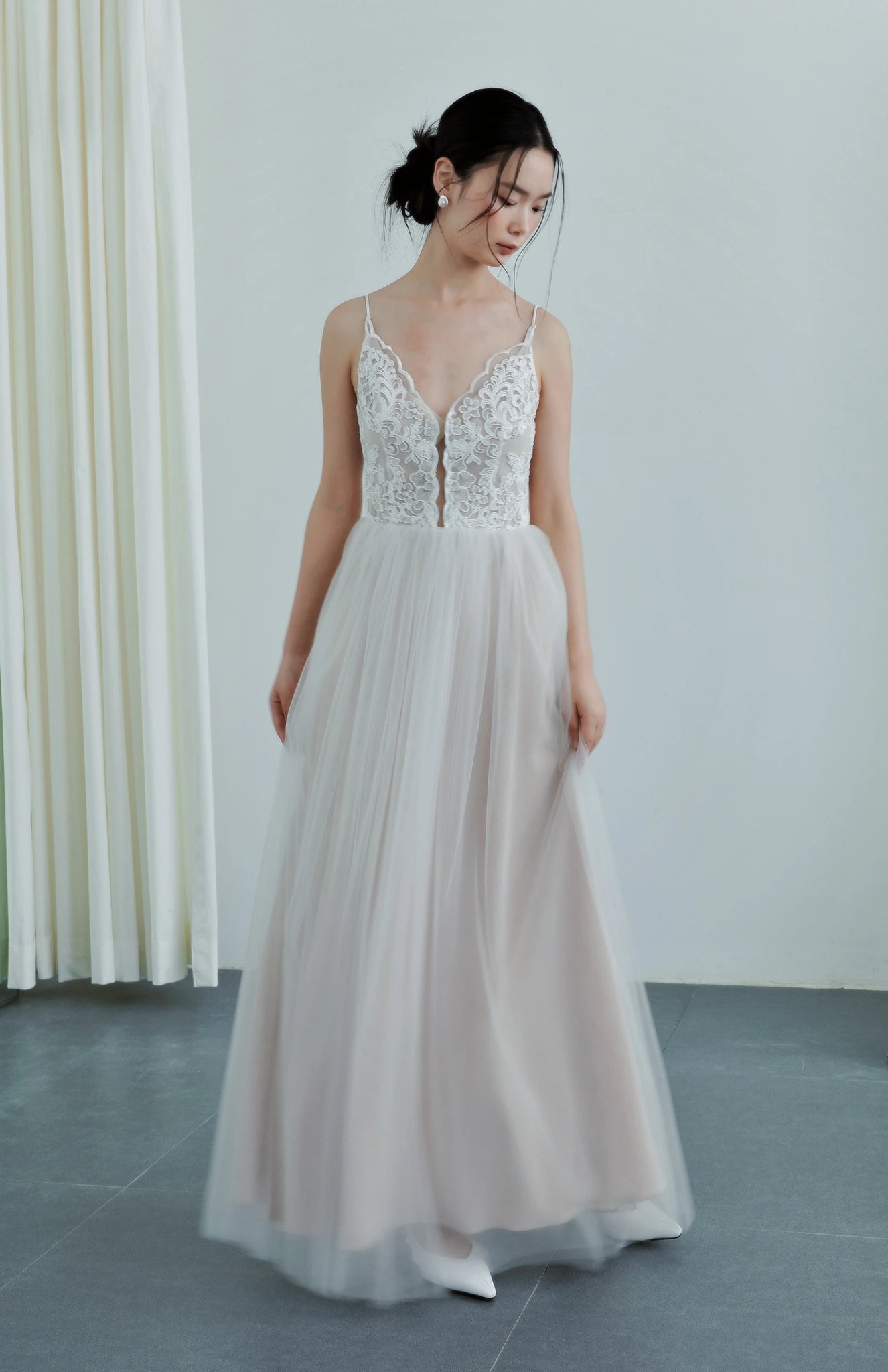 Đầm ren hai dây phối váy lưới xòe nhẹ - D1998