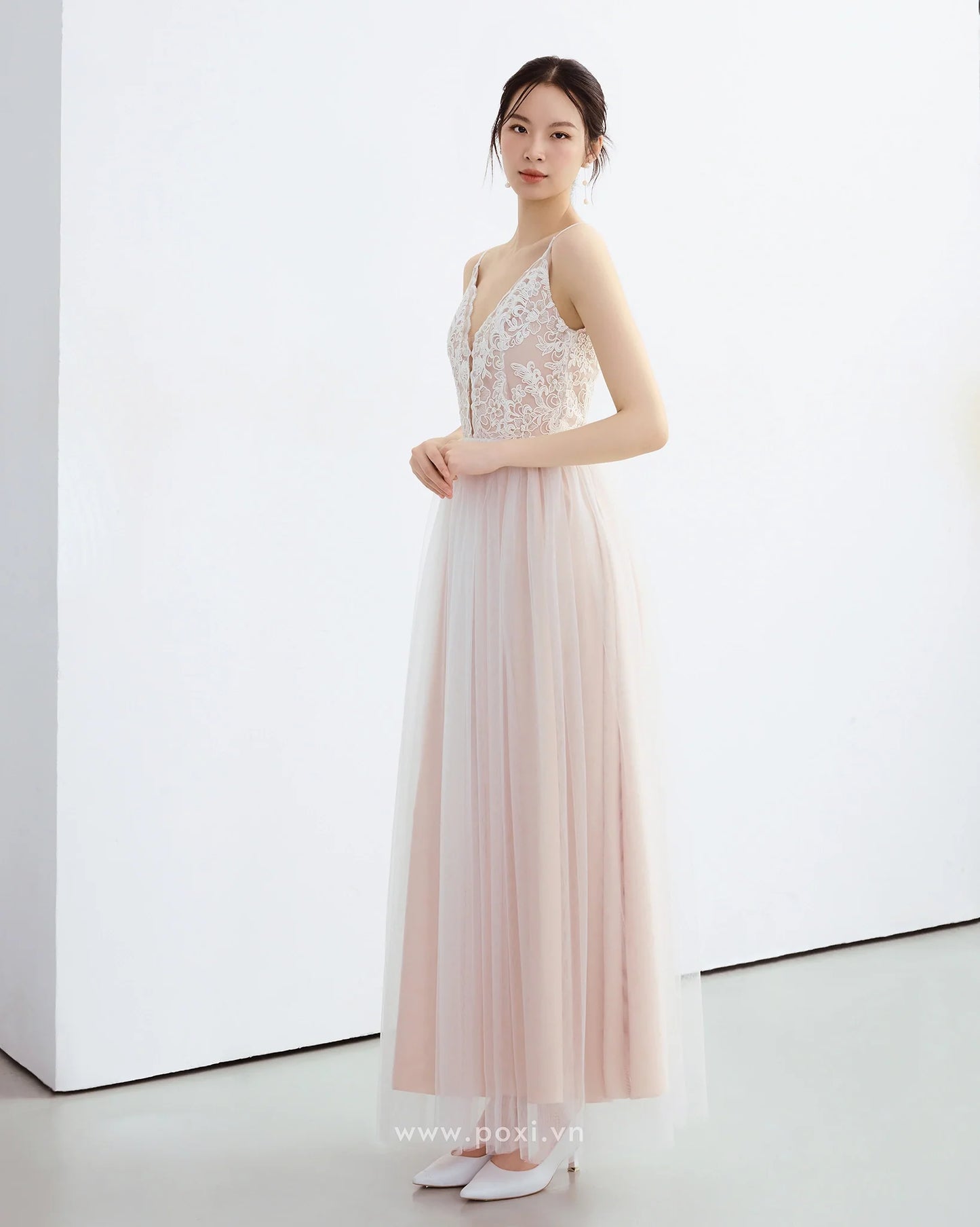 Đầm ren hai dây phối váy lưới xòe nhẹ - D1998
