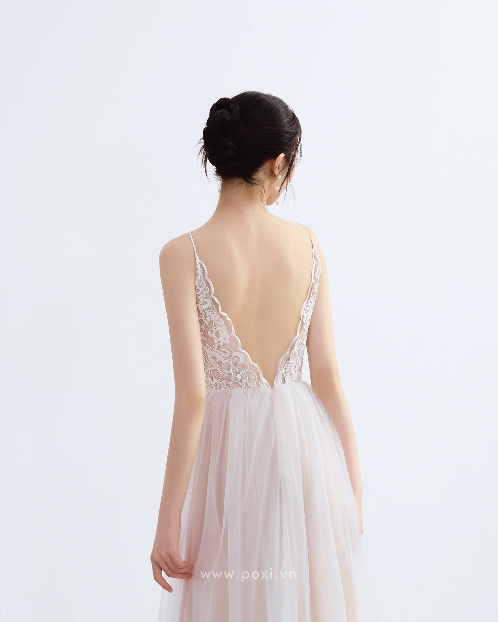 Đầm ren hai dây phối váy lưới xòe nhẹ - D1998
