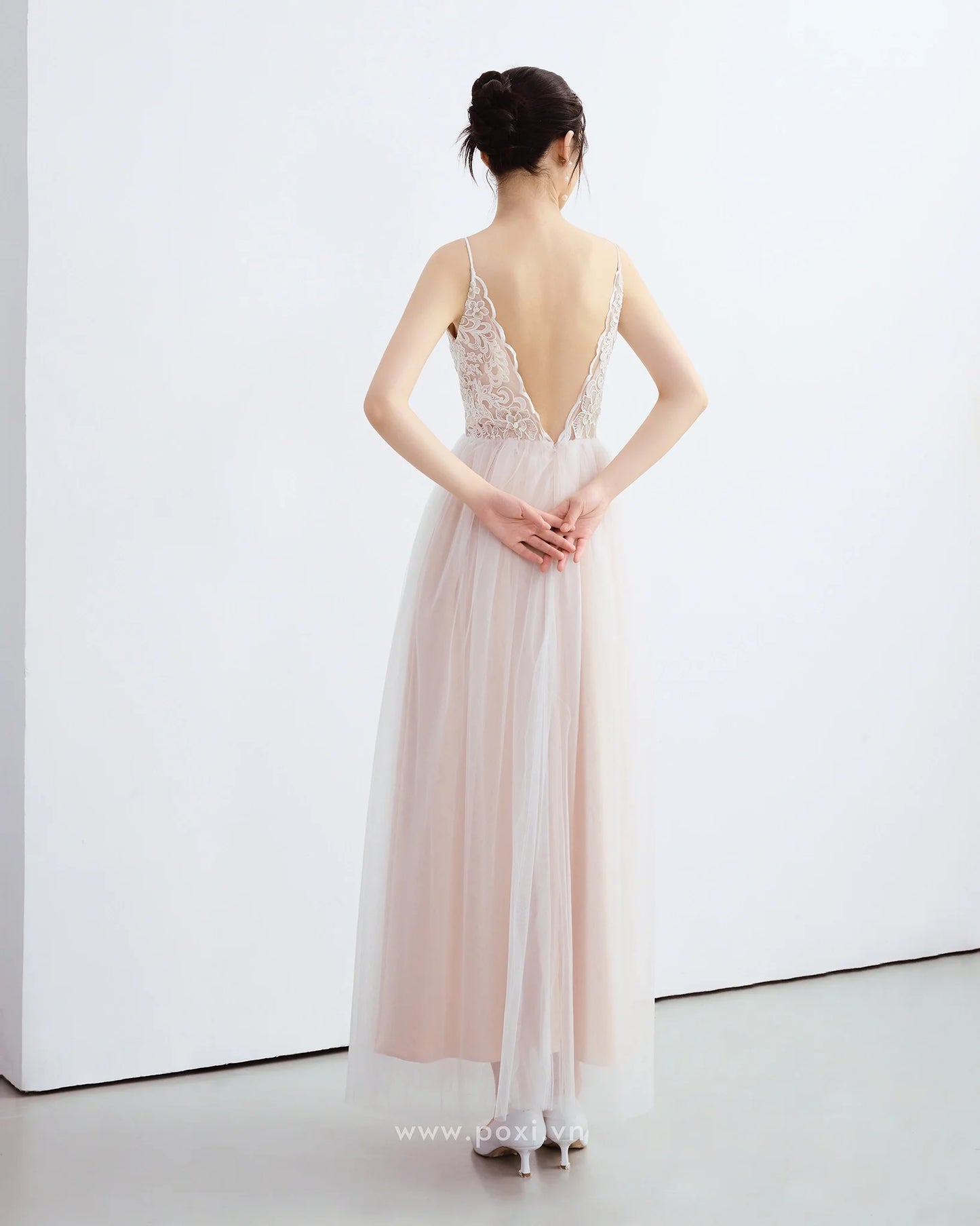 Đầm ren hai dây phối váy lưới xòe nhẹ - D1998