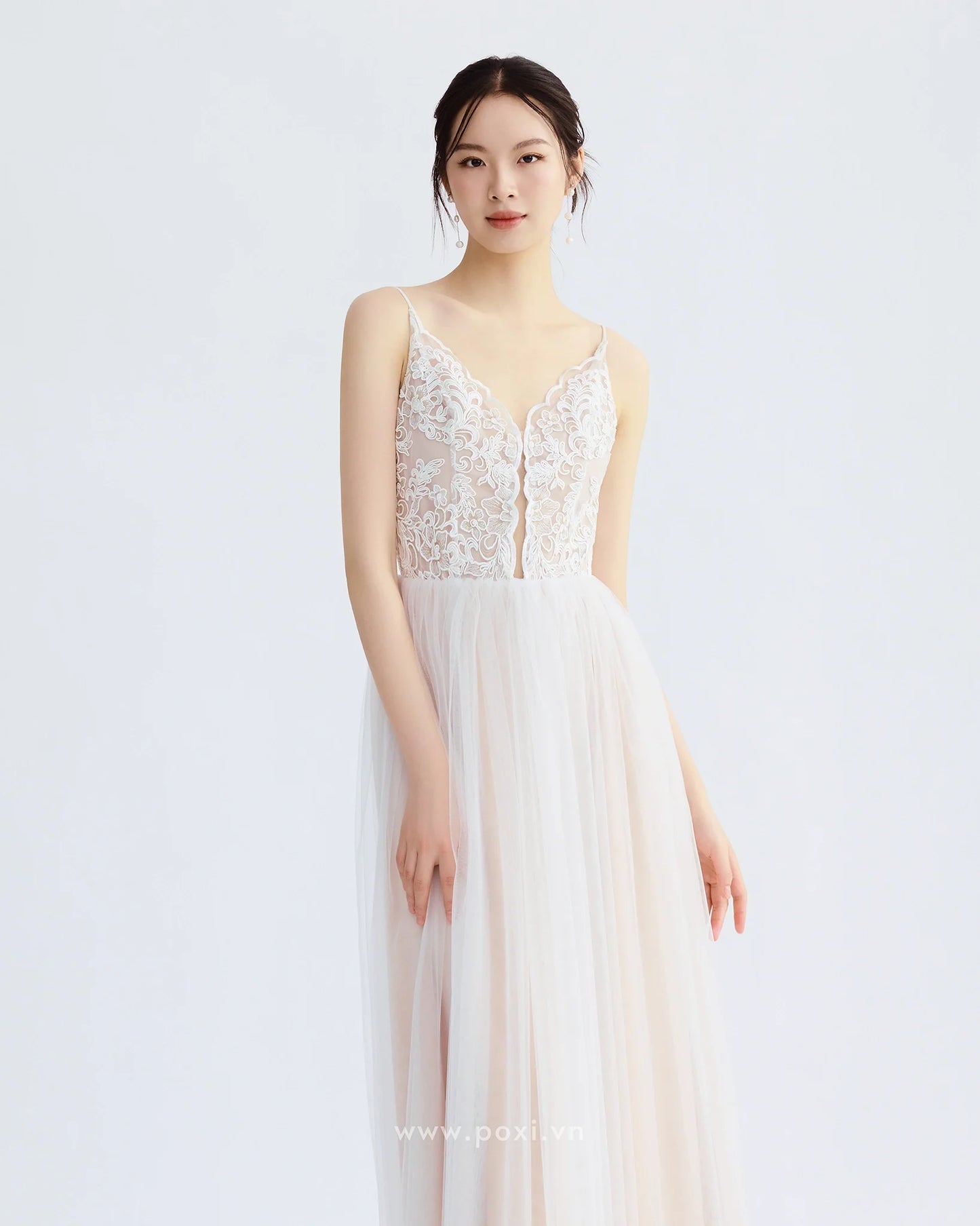 Đầm ren hai dây phối váy lưới xòe nhẹ - D1998