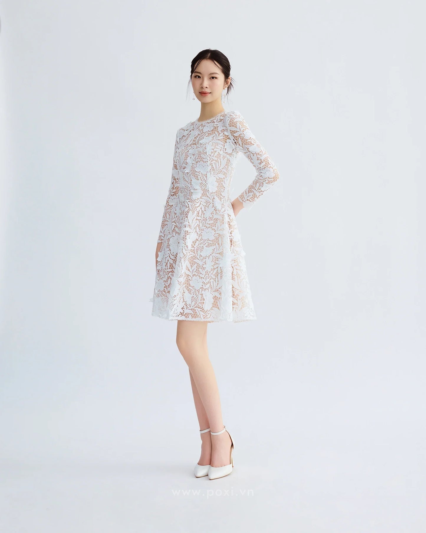 Đầm ren cổ tròn tay dài váy Aline xòe nhẹ - D2001