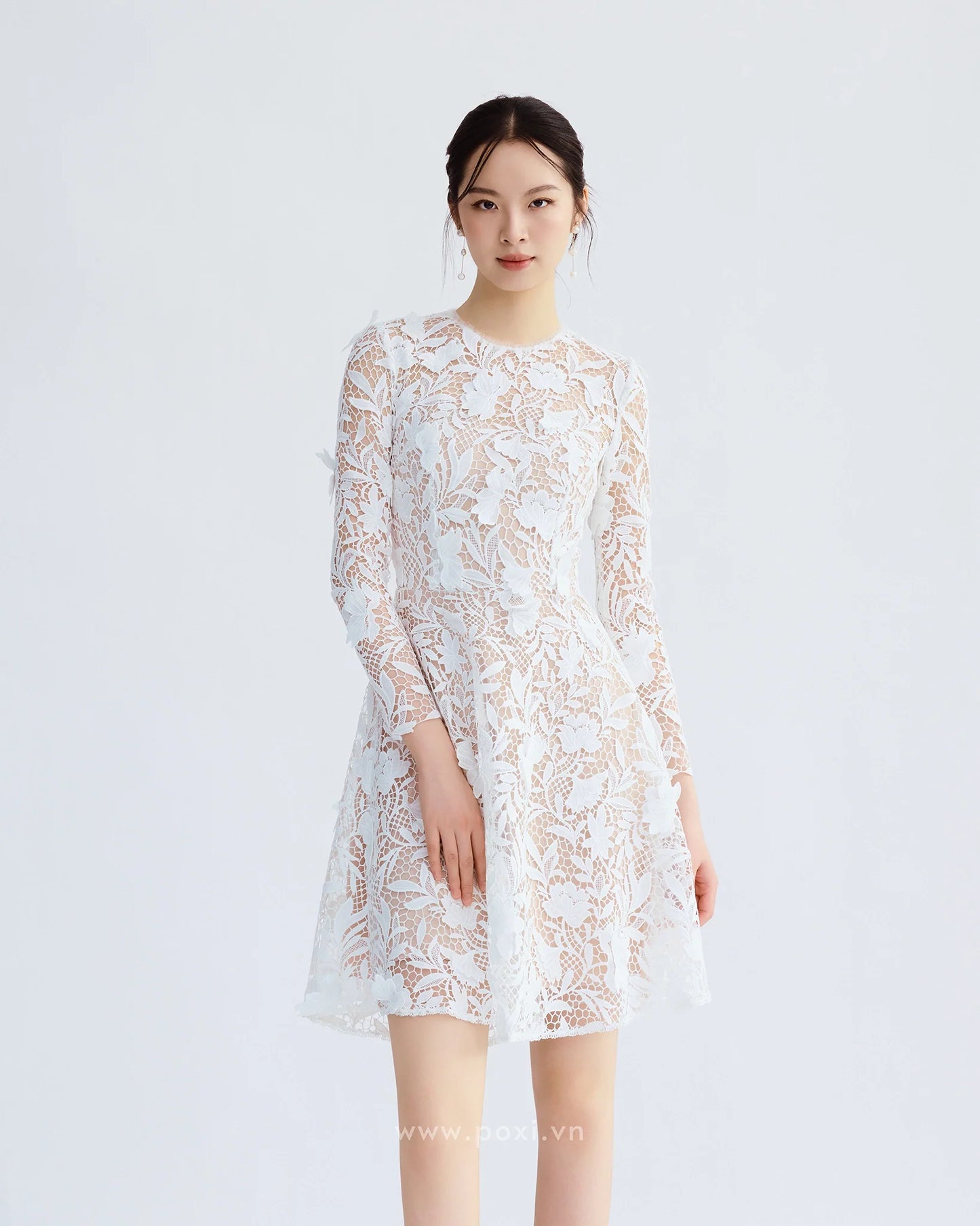 Đầm ren cổ tròn tay dài váy Aline xòe nhẹ - D2001