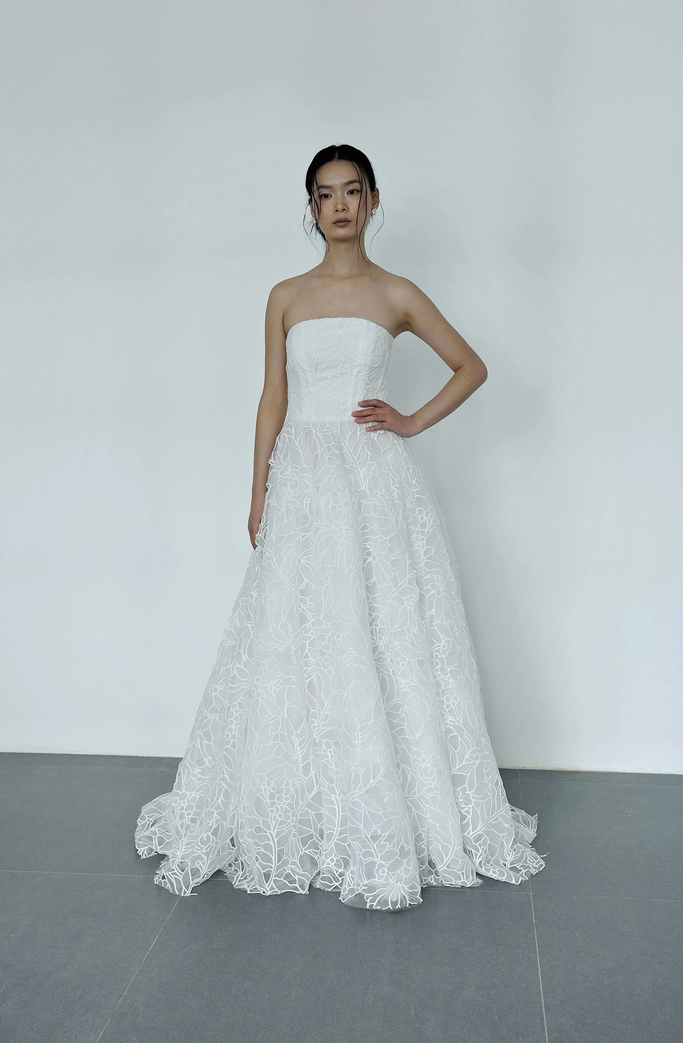 Đầm ren cúp ngực váy xòe rộng - D2003B