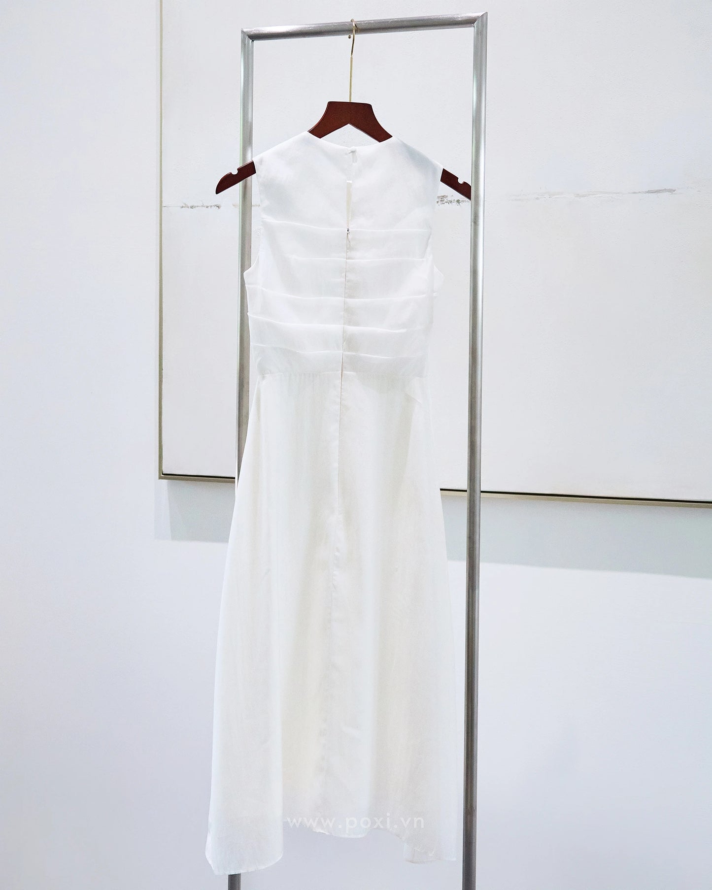 Đầm midi cổ tròn xếp ly thân trên, dáng váy Aline xòe nhẹ - D2006