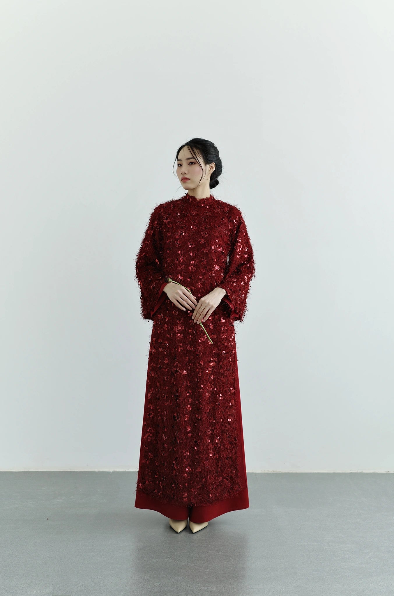 Set áo dài màu đỏ tay lỡ và quần dáng rộng - S1994B