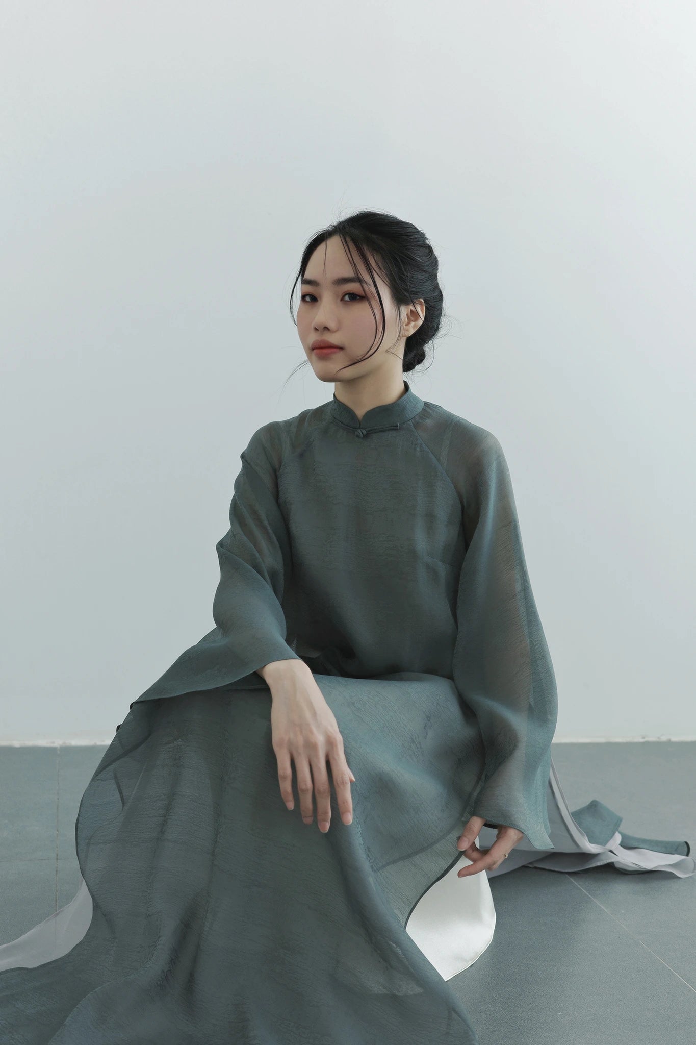 Set áo dài phom rộng màu xanh rêu - S1994D