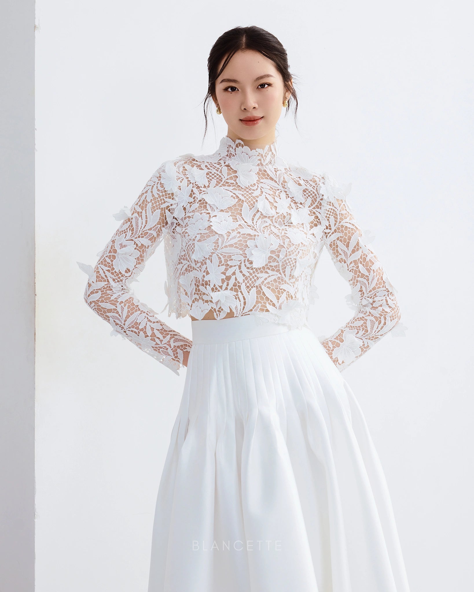 Set áo ren tay dài và chân váy xếp ly - S1997