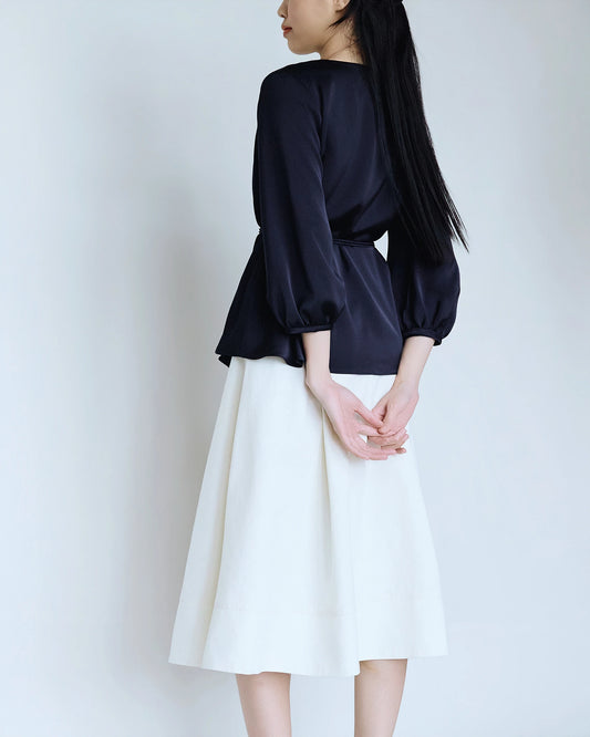 Áo kiểu nữ màu xanh navy cổ tròn xẻ V trước  - SH9773B