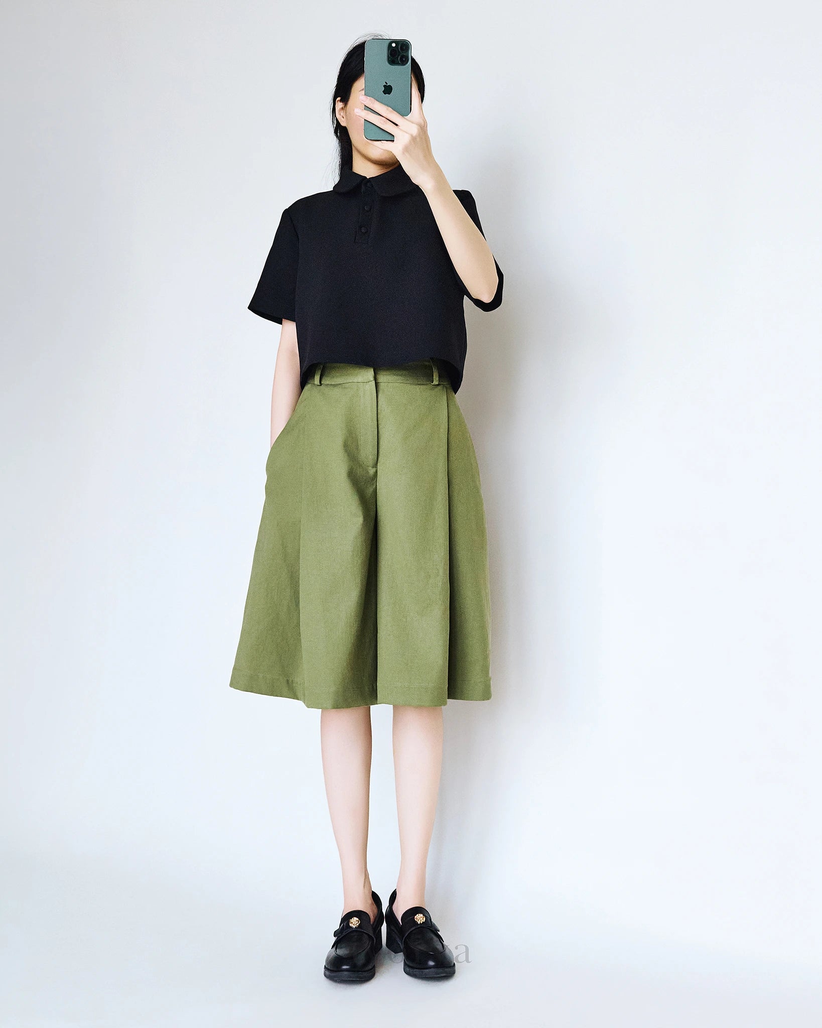 Áo crop-top nữ màu đen tay ngắn - SH9774