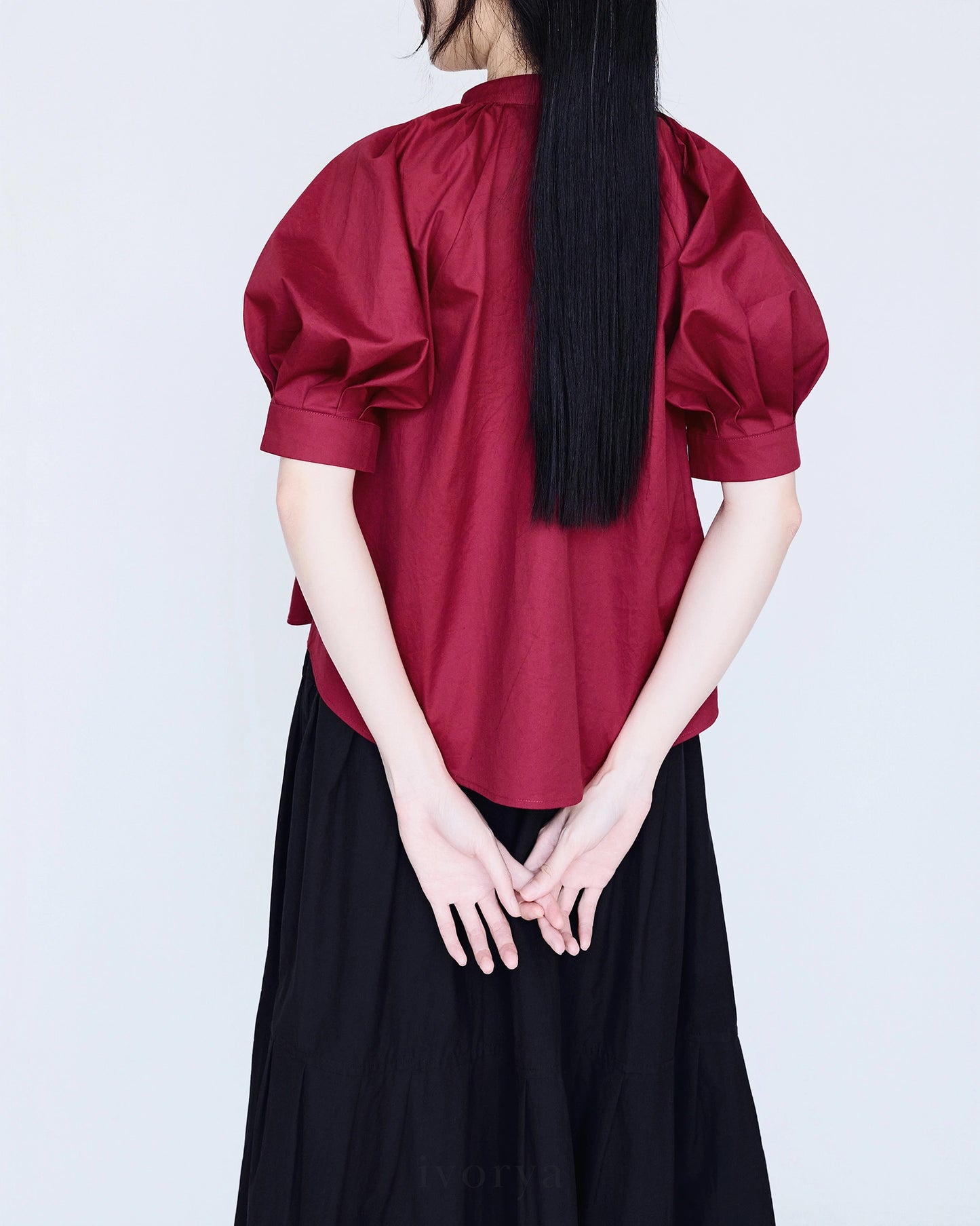 Áo kiểu nữ màu đỏ cổ xẻ V và tay ngắn - SH9777