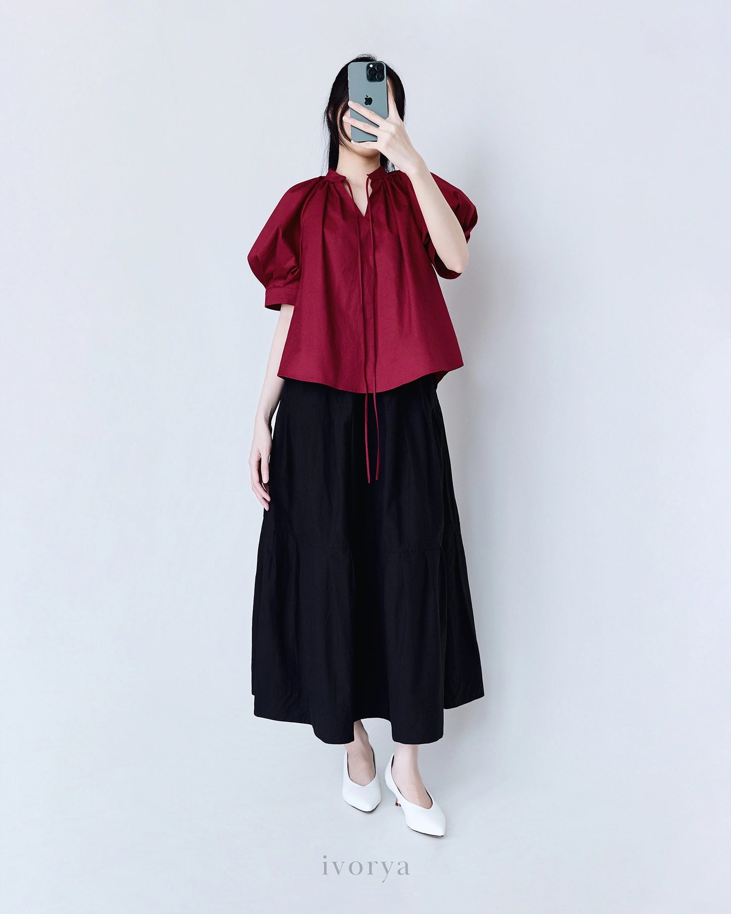 Áo kiểu nữ màu đỏ cổ xẻ V và tay ngắn - SH9777