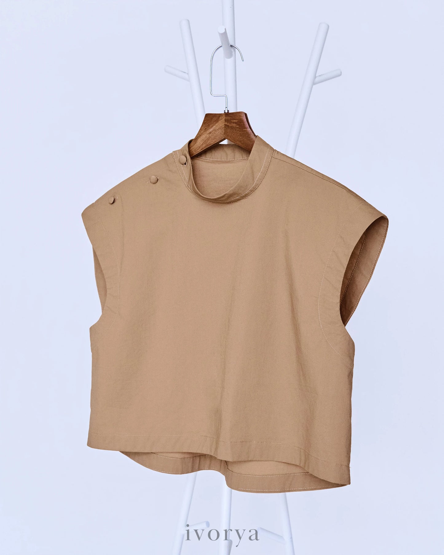 Áo crop-top nữ màu nâu không tay - SH9778