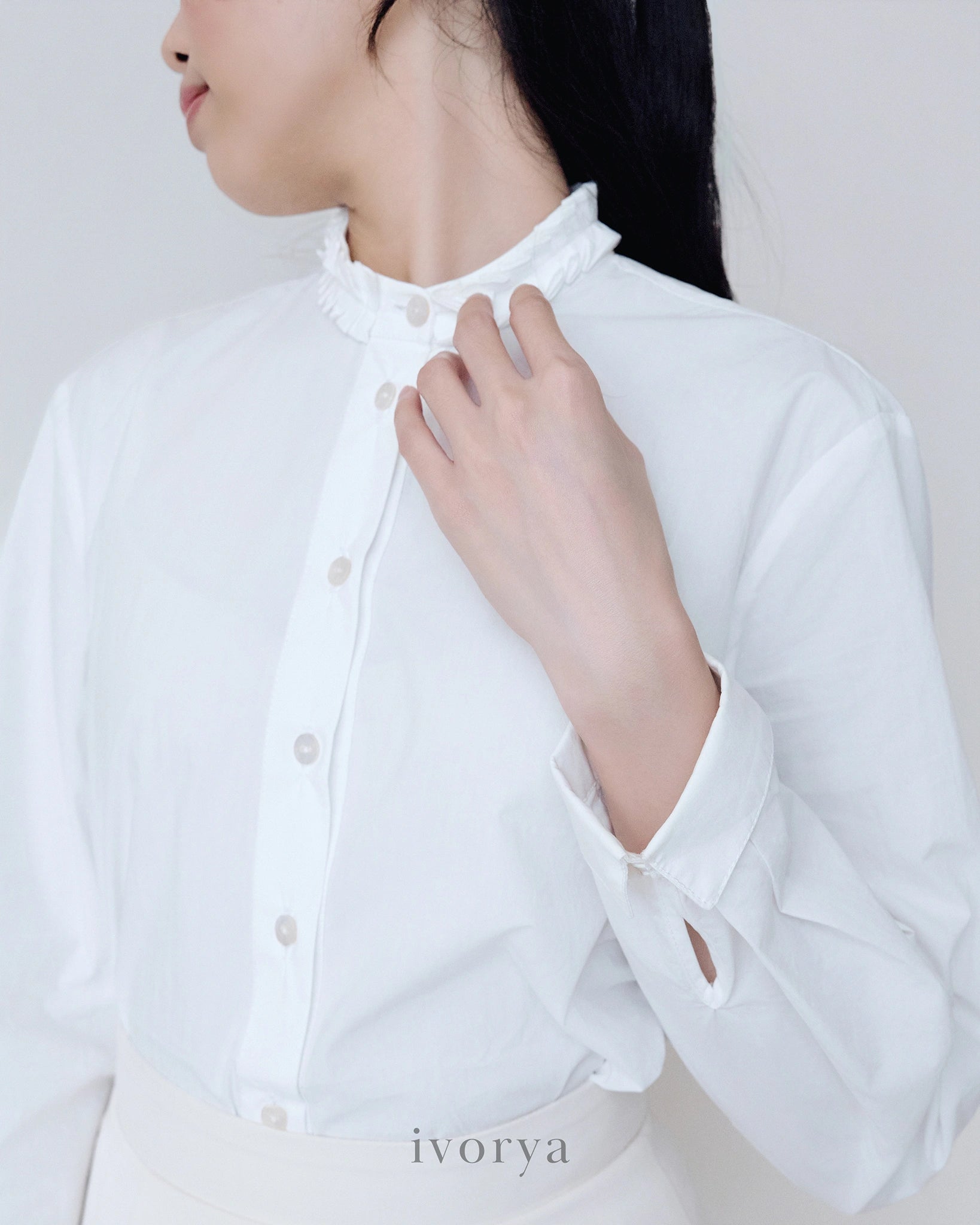 Áo sơ mi trắng tay dài cổ áo viền bèo xếp ly - SH9780