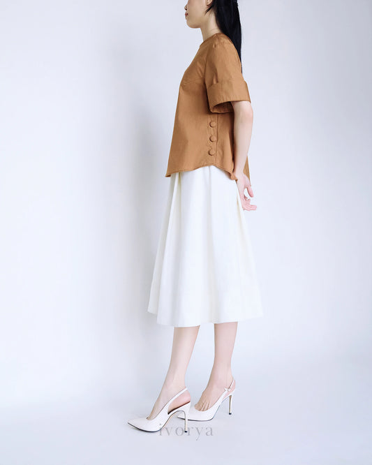 Áo cổ tròn màu nâu, tay áo ngắn lai to bản - SH9781