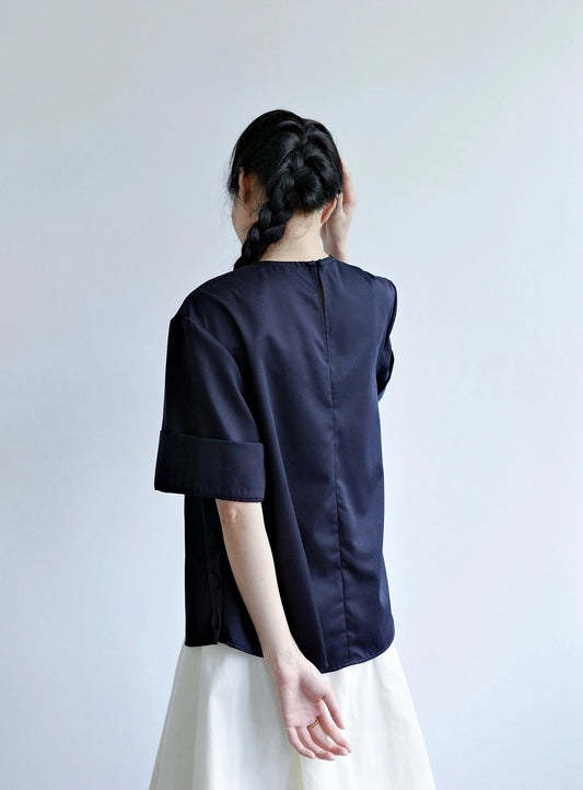 Áo cổ tròn màu xanh navy, tay áo ngắn lai to bản - SH9781B