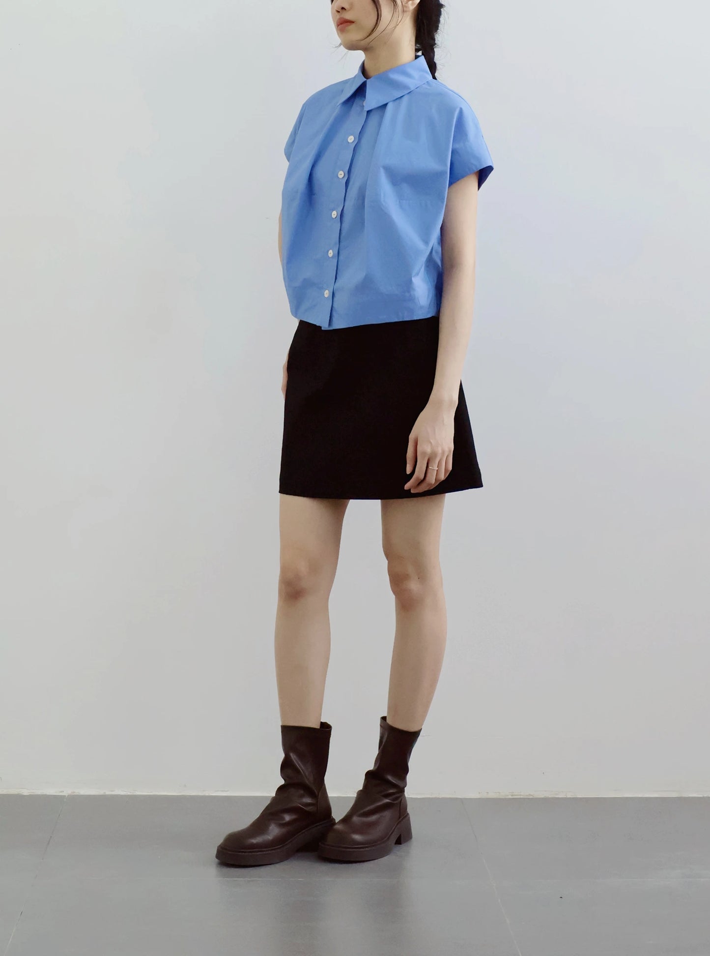 Áo sơ mi crop-top nữ màu xanh tay ngắn - SH9784