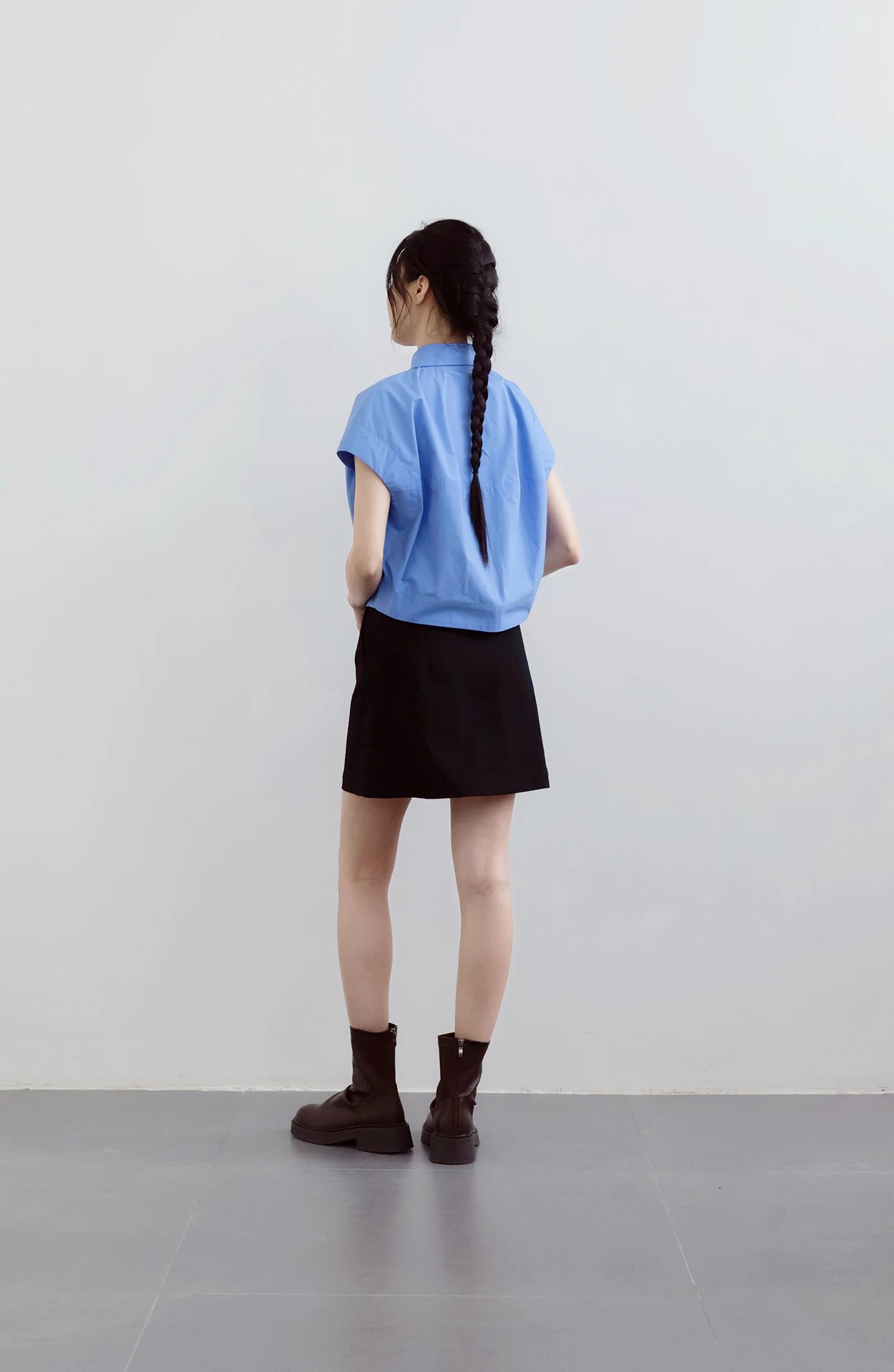 Áo sơ mi crop-top nữ màu xanh tay ngắn - SH9784