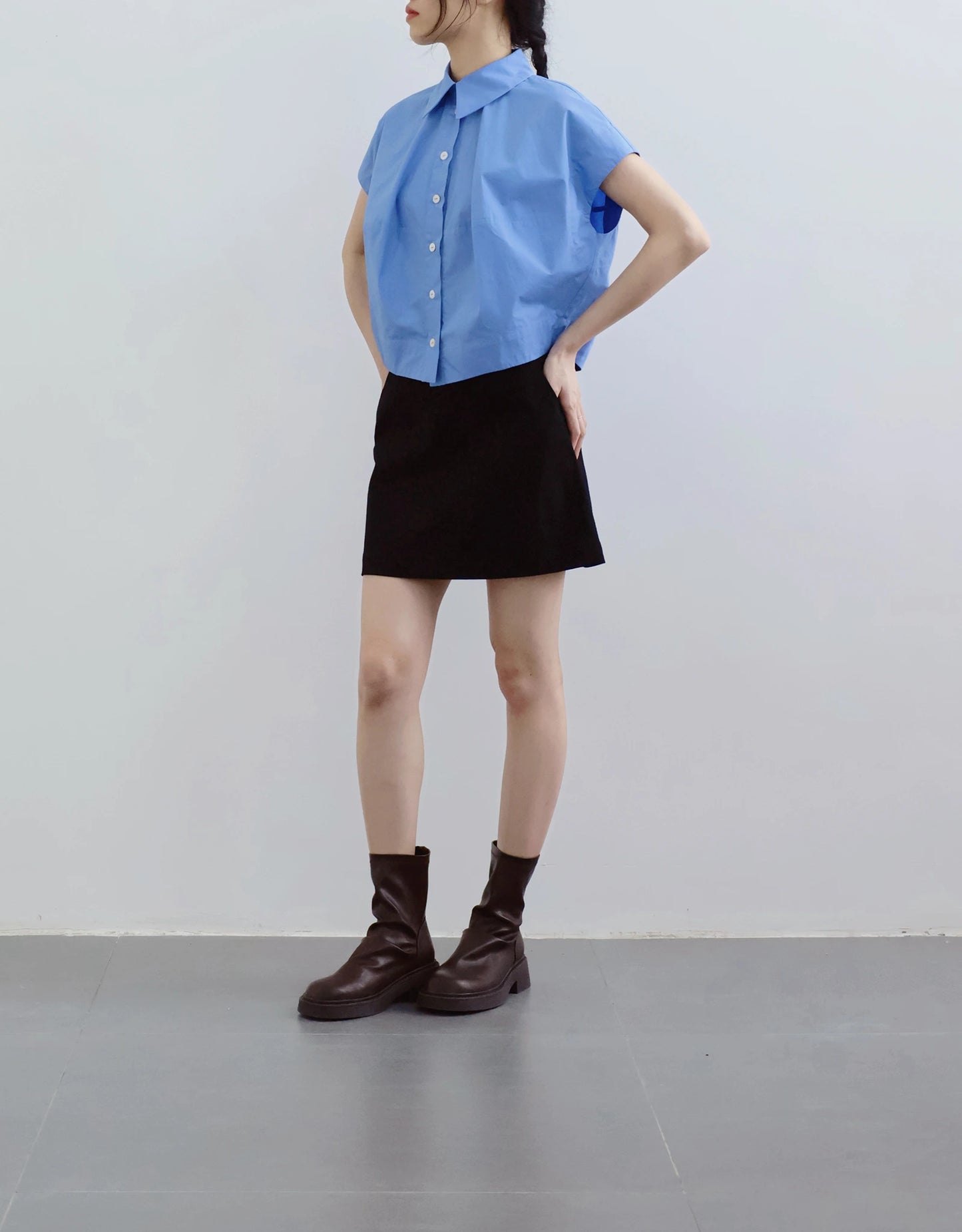 Áo sơ mi crop-top nữ màu xanh tay ngắn - SH9784