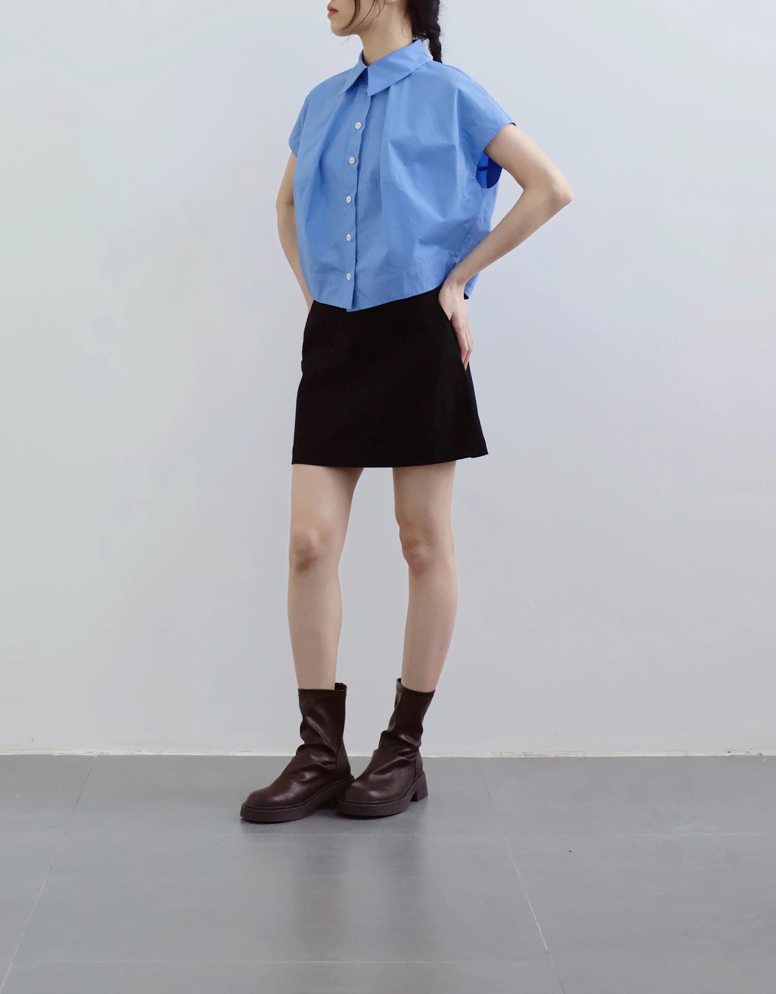 Áo sơ mi crop-top nữ màu xanh tay ngắn - SH9784