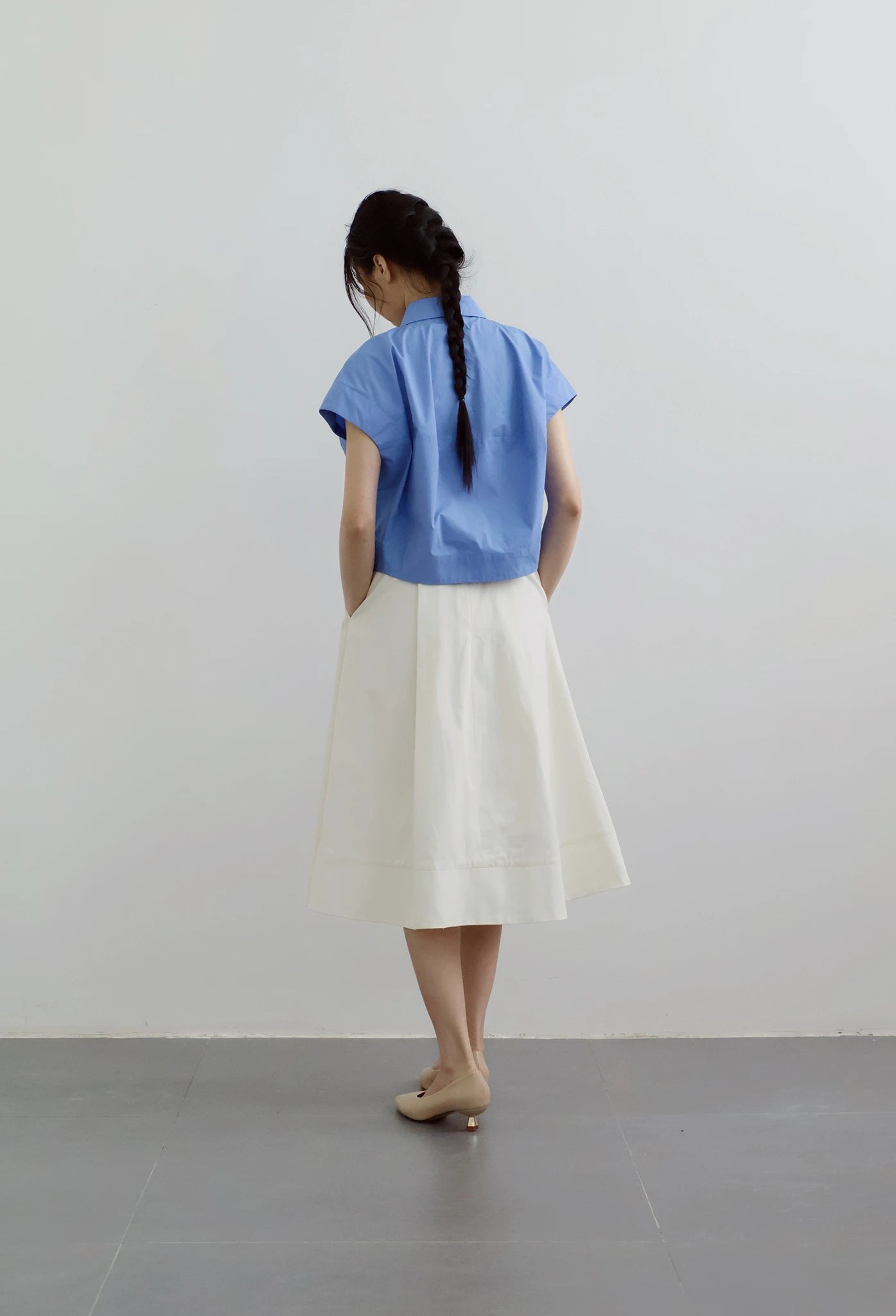 Áo sơ mi crop-top nữ màu xanh tay ngắn - SH9784