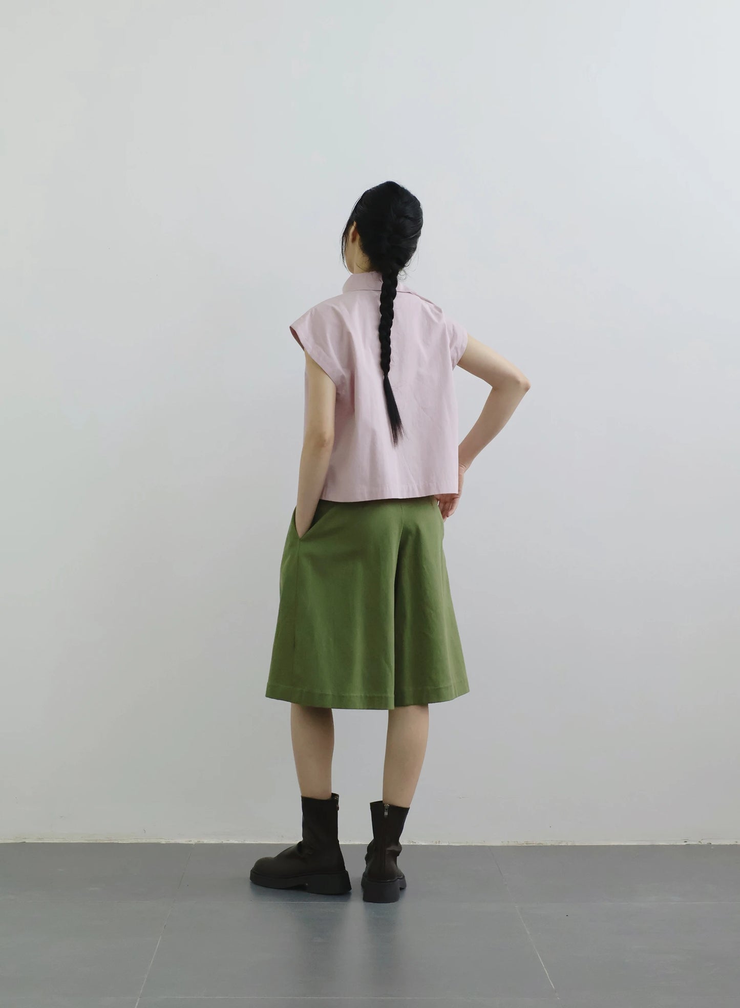 Áo crop-top nữ màu hồng, không tay - SH9786