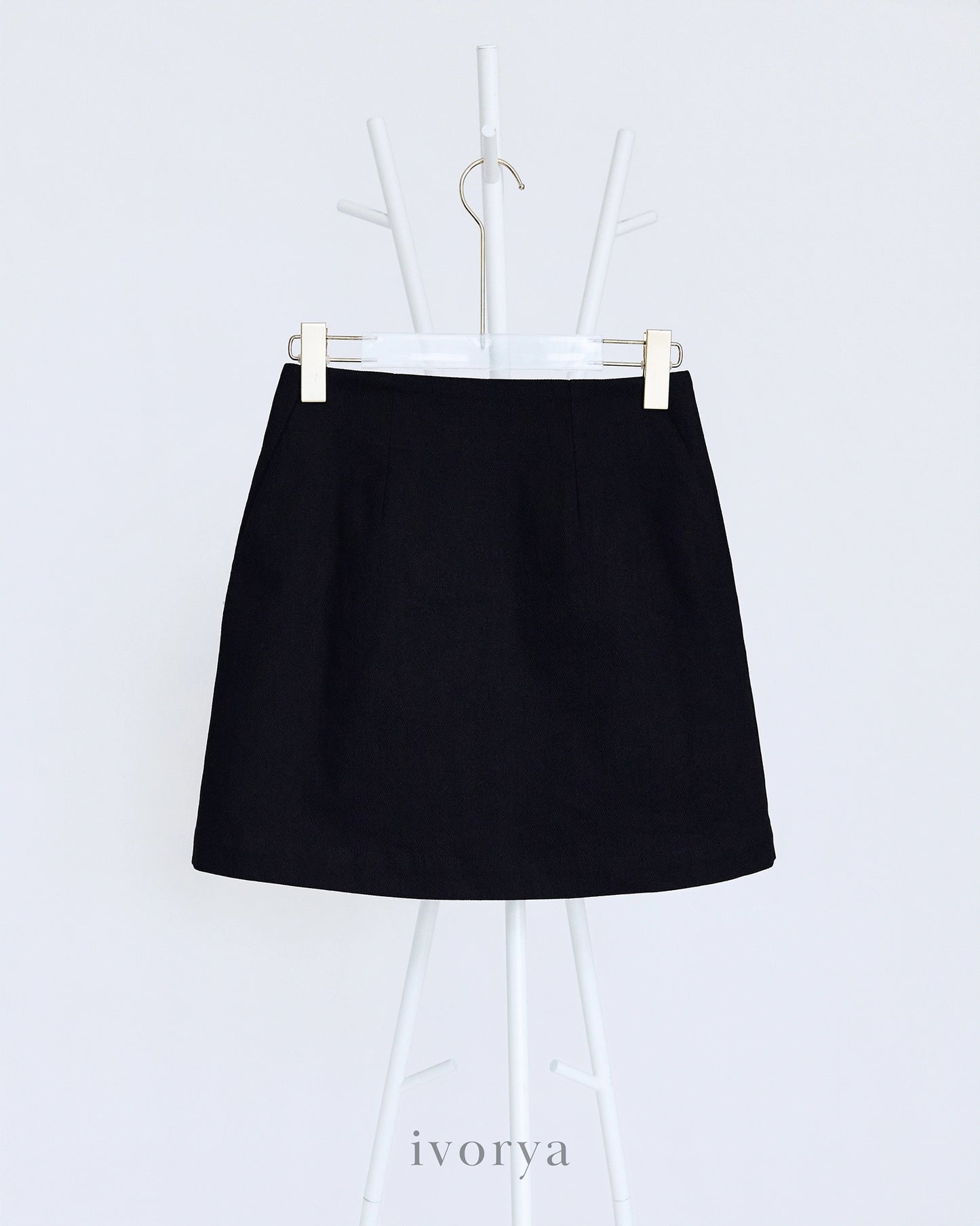 Chân váy chữ A ngắn trên gối màu đen  - SK9776