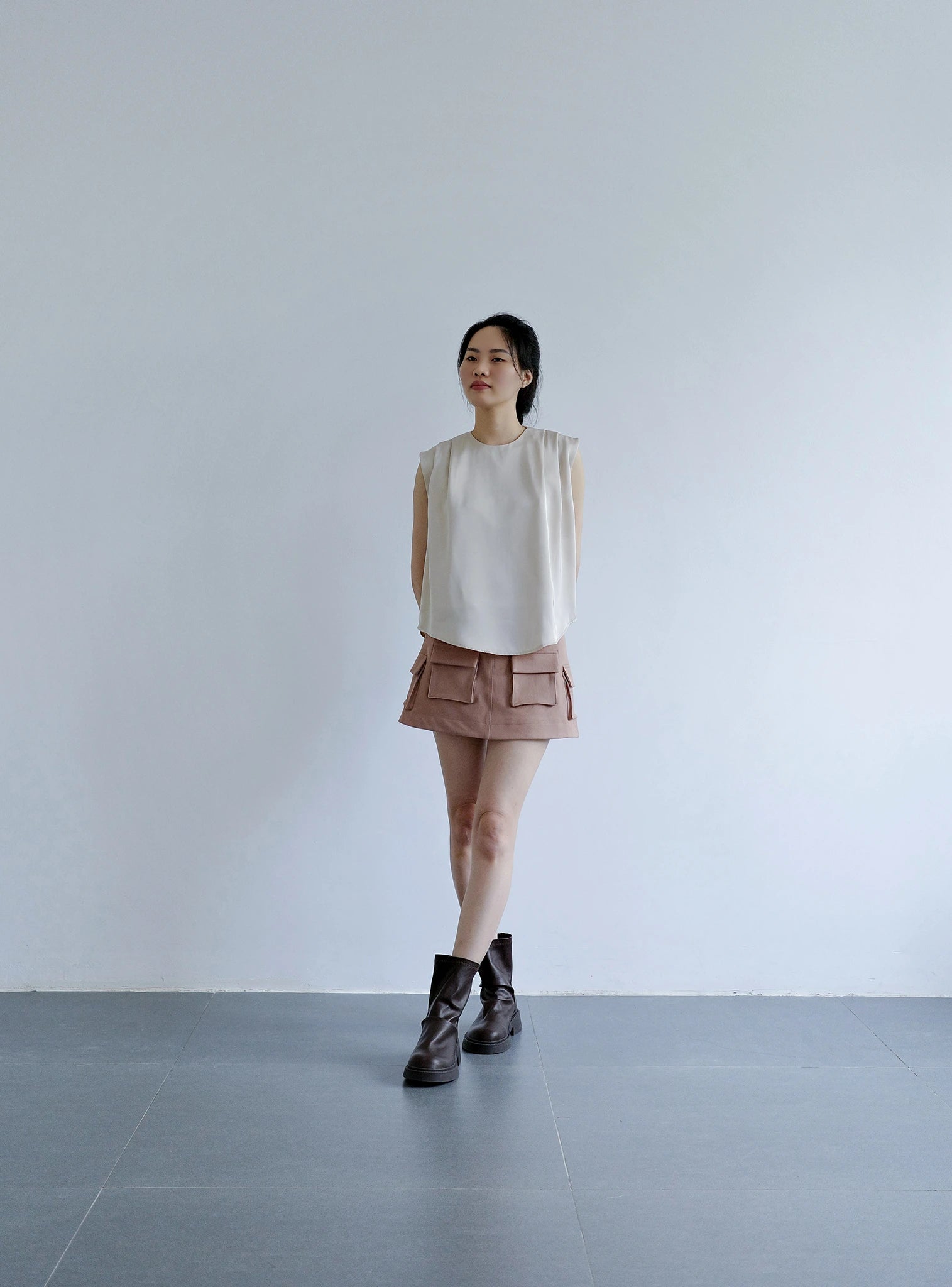 Chân váy chữ A ngắn trên gối màu nâu nhạt - SK9809