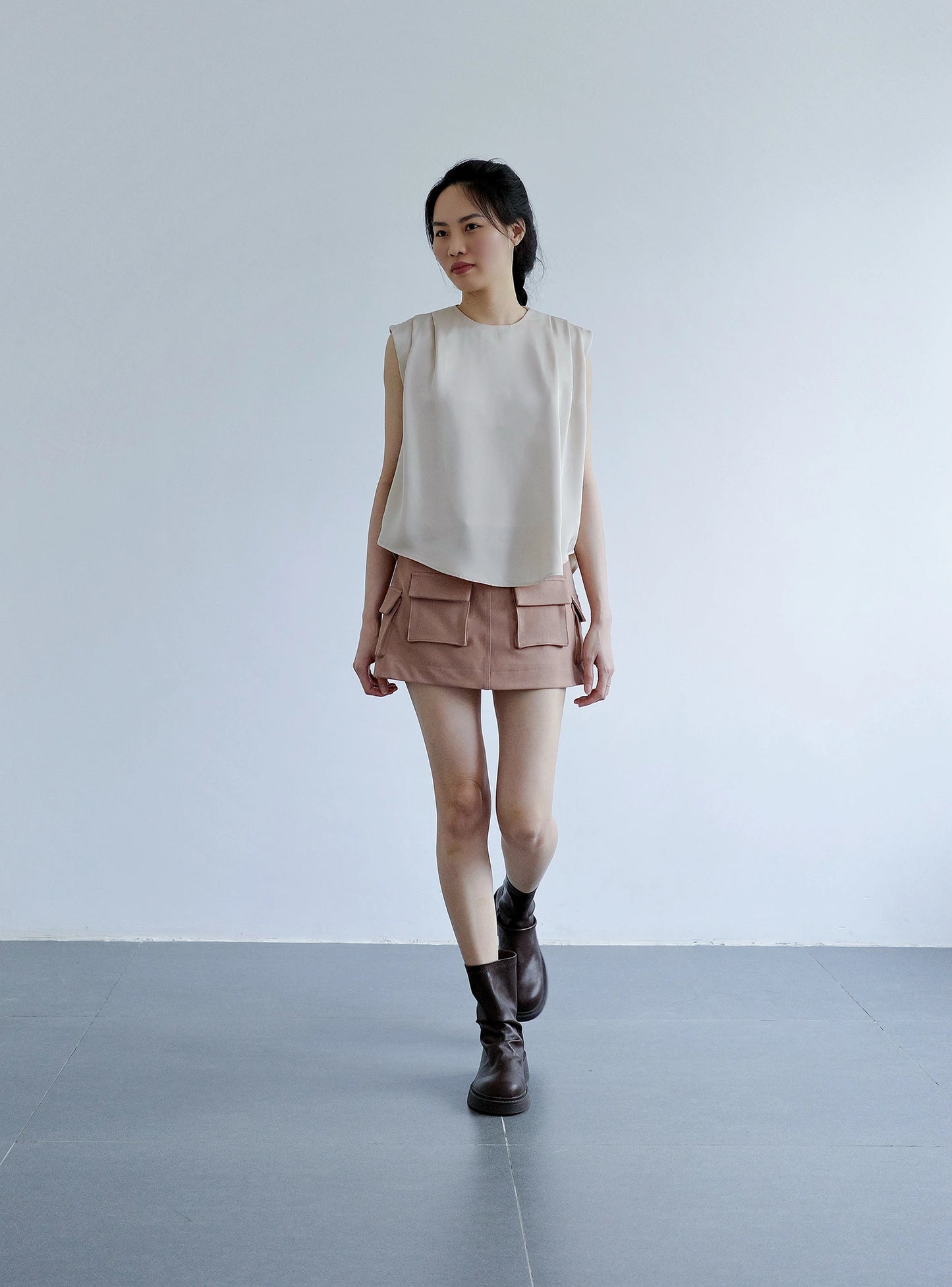 Chân váy chữ A ngắn trên gối màu nâu nhạt - SK9809