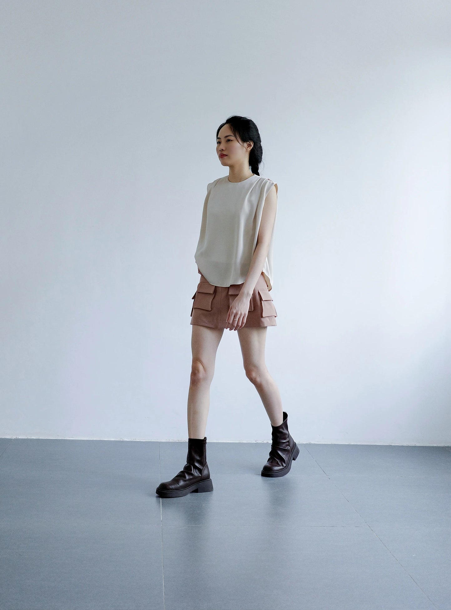 Chân váy chữ A ngắn trên gối màu nâu nhạt - SK9809