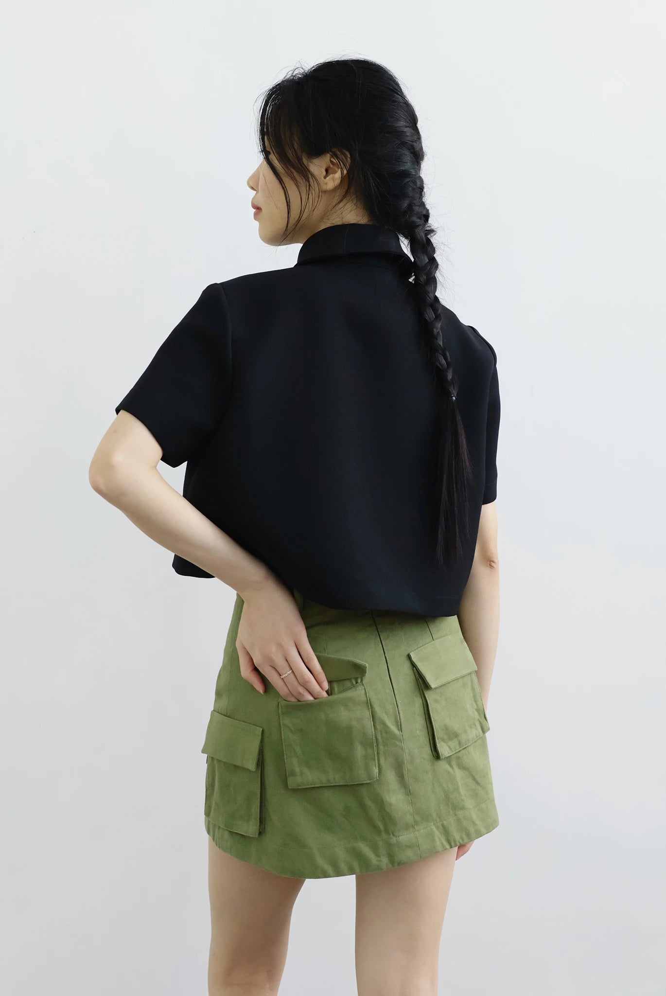 Chân váy chữ A ngắn trên gối màu xanh rêu - SK9809B