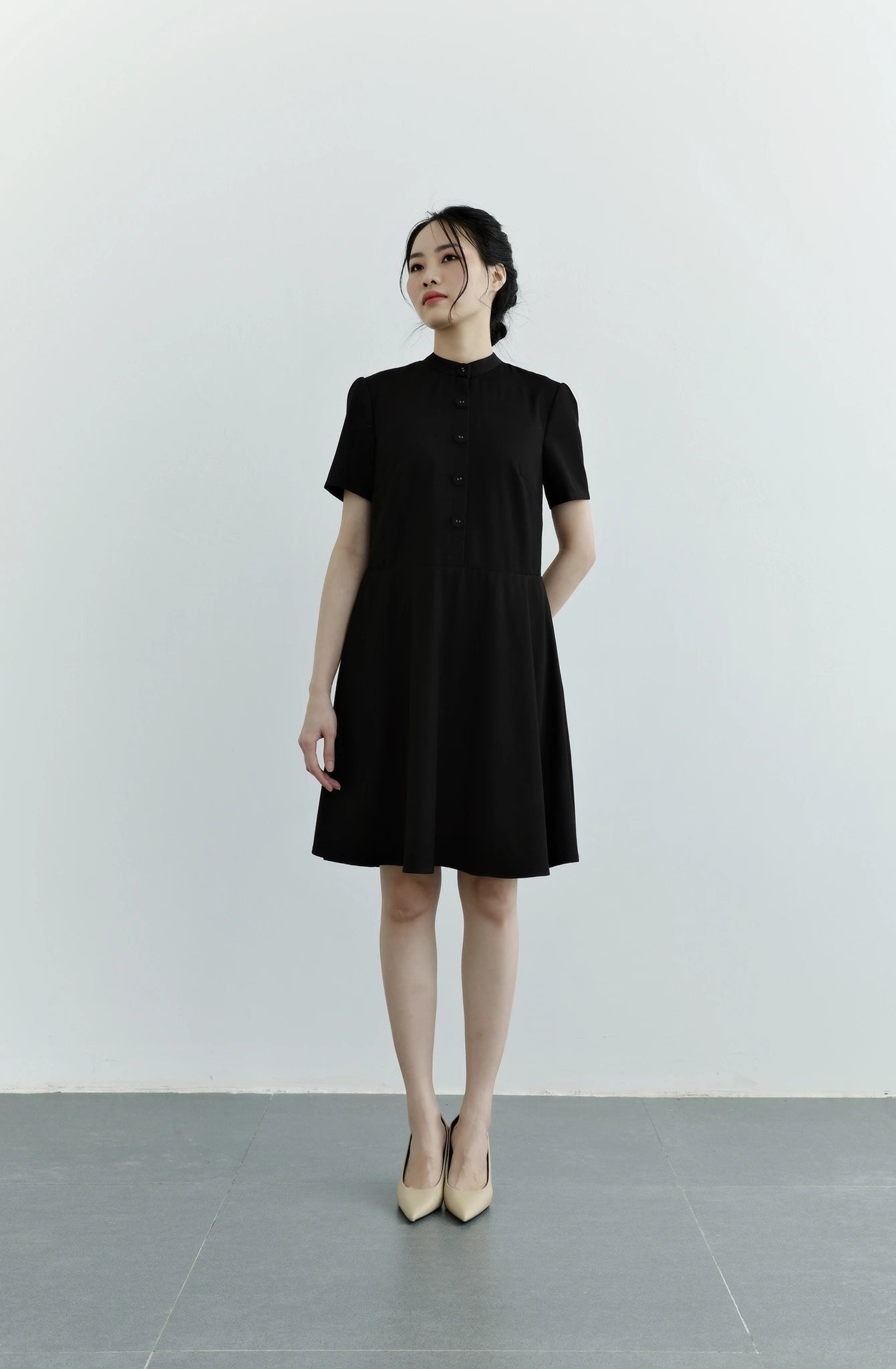 Đầm cổ tròn tay ngắn, váy Aline xòe nhẹ - YD9770