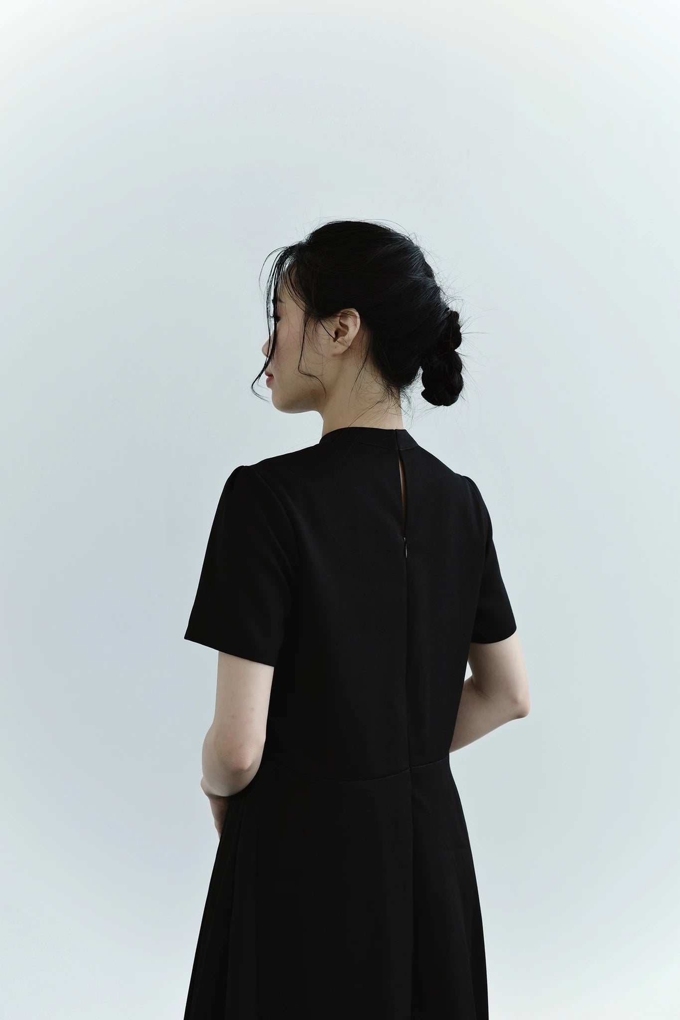 Đầm cổ tròn tay ngắn, váy Aline xòe nhẹ - YD9770